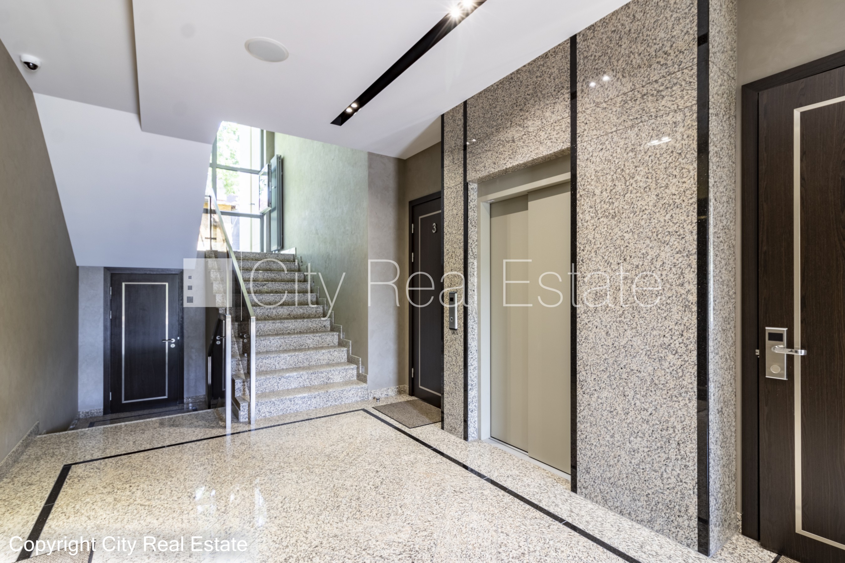 Sludinājumi. Jaunceltne, labiekārtots apzaļumots pagalms, slēgts pagalms, iežogota teritorija ar metāla sētu, Cena: 1600 EUR/mēn Foto #8