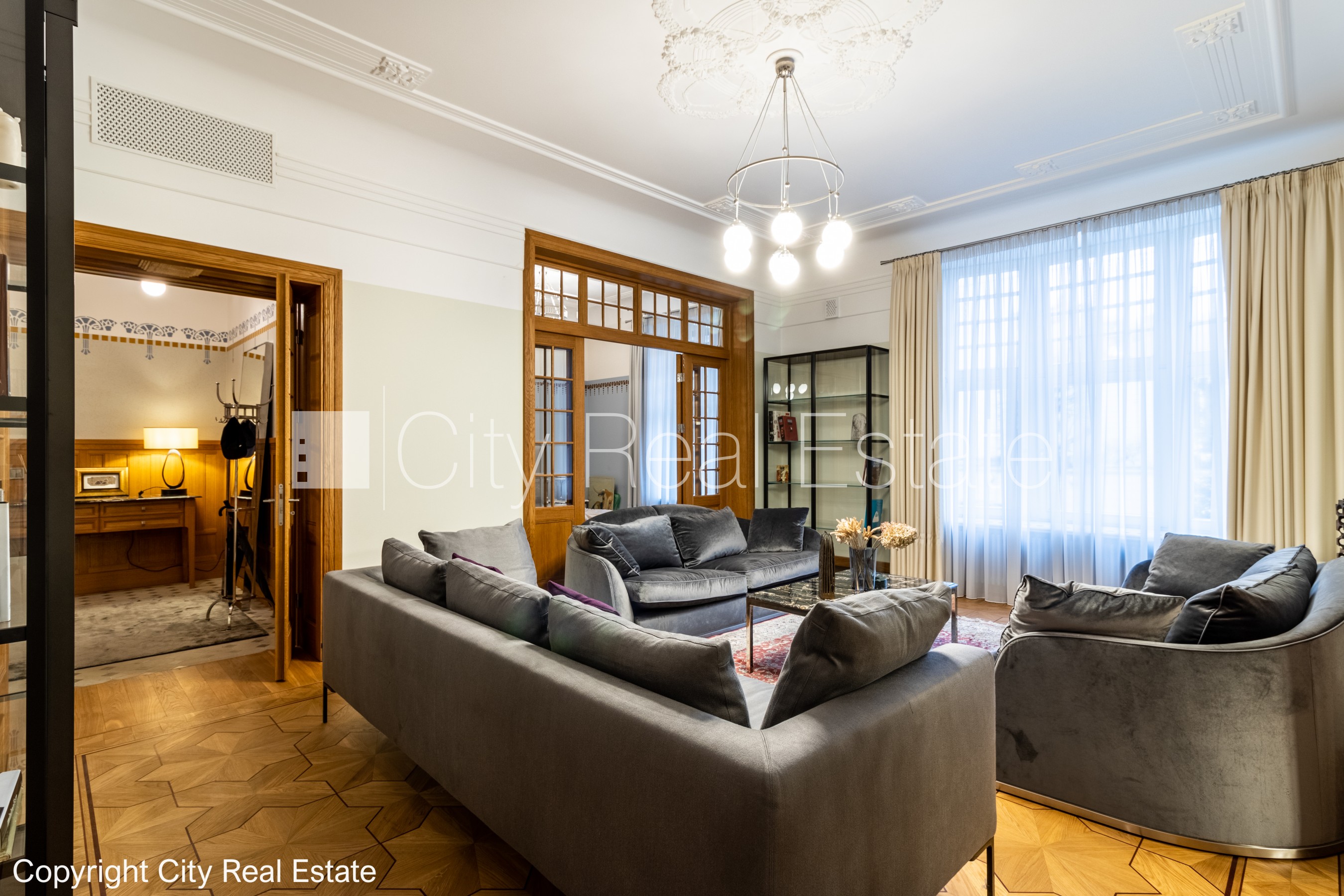 Sludinājumi. Fasādes māja, renovēta māja, slēgts pagalms, vieta automašīnai, ieeja no ielas un pagalma, kāpņu Cena: 700000 EUR Foto #17