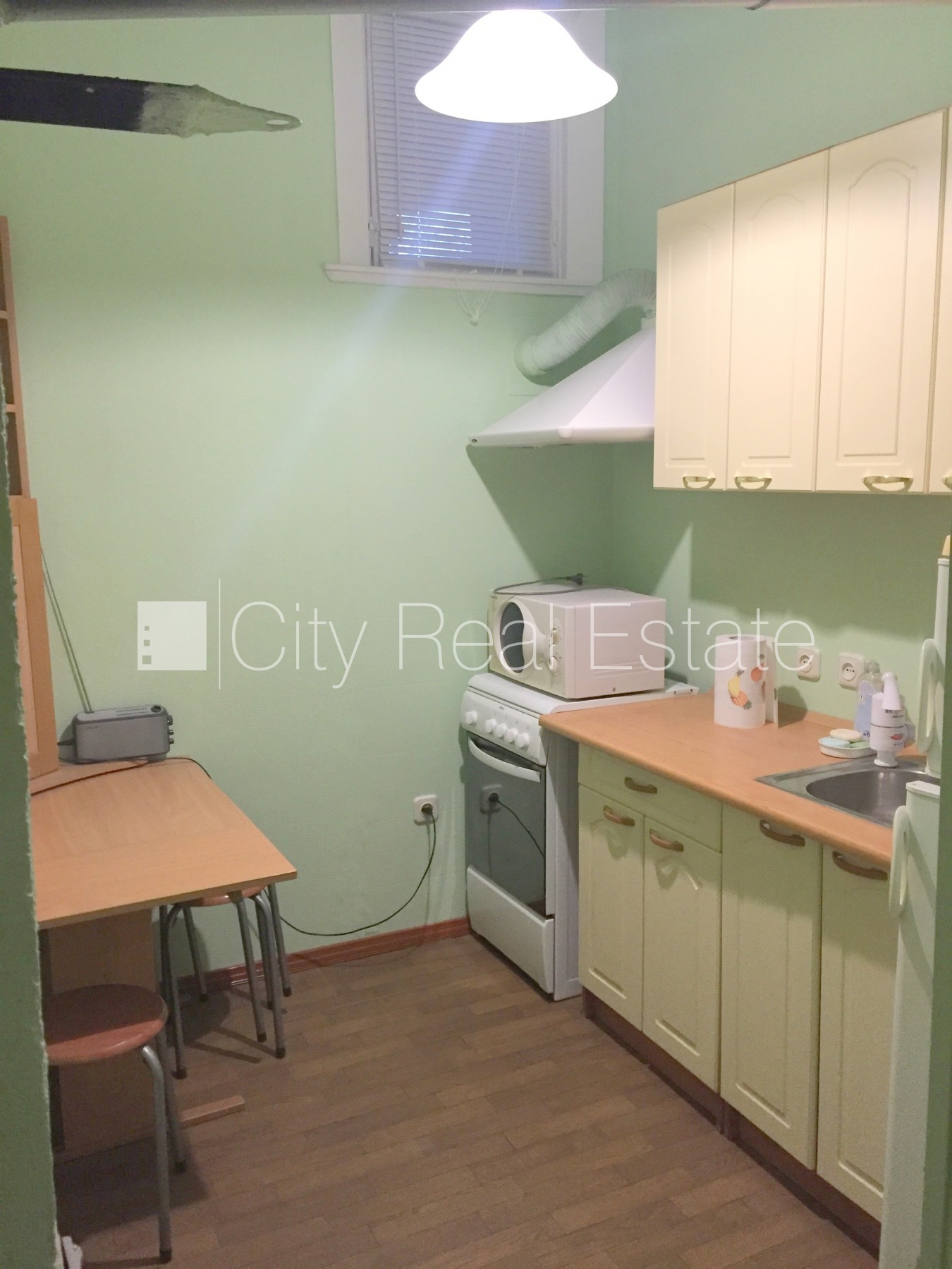 Sludinājumi. Zeme īpašumā, koka māja, fasādes māja, labiekārtots apzaļumots pagalms, slēgts pagalms, ieeja no Cena: 68000 EUR Foto #2