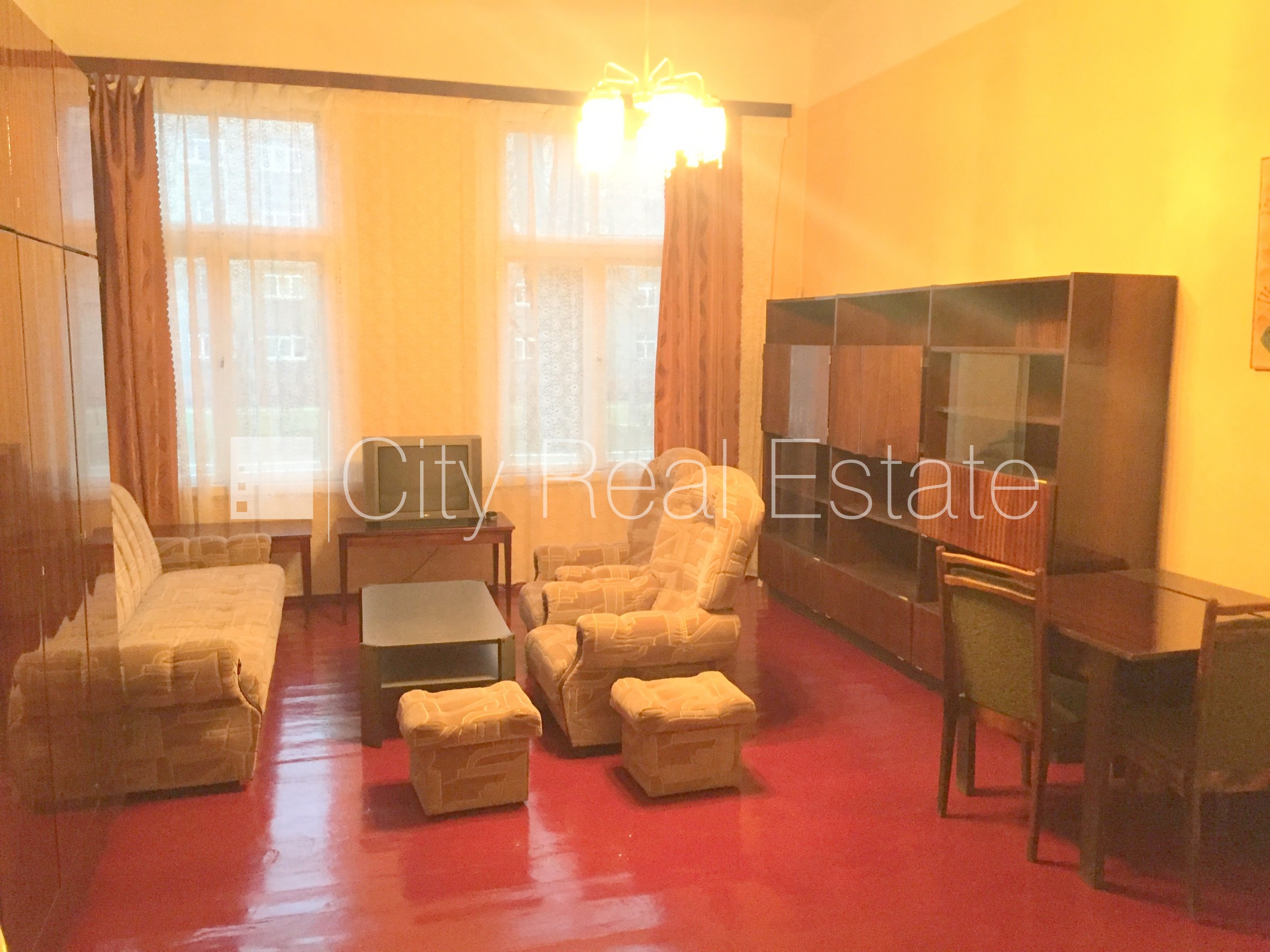 Sludinājumi. Zeme īpašumā, koka māja, fasādes māja, labiekārtots apzaļumots pagalms, slēgts pagalms, ieeja no Cena: 68000 EUR Foto #1