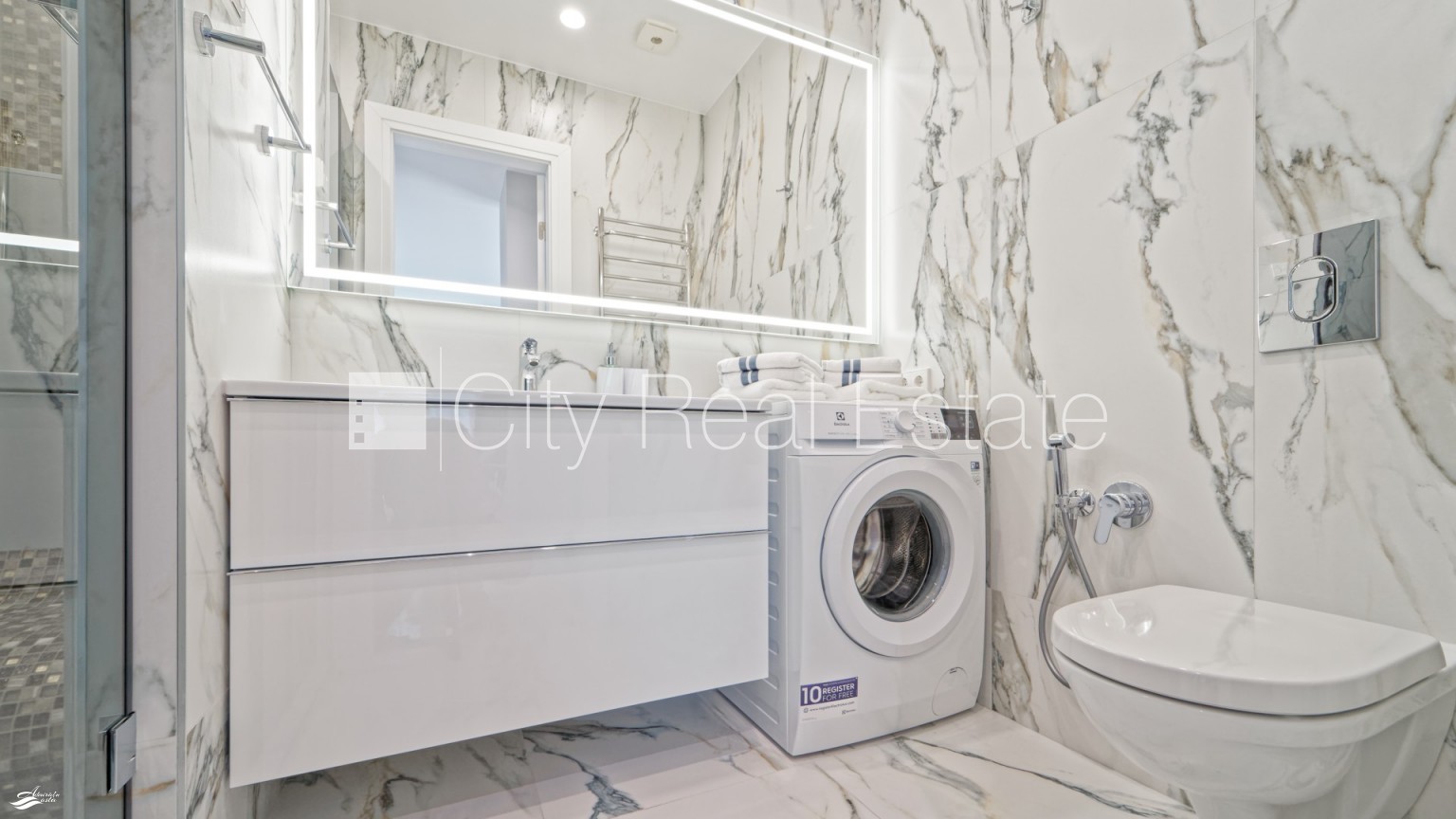 Sludinājumi. Jaunceltne, labiekārtots apzaļumots pagalms, slēgts pagalms, iežogota teritorija ar metāla sētu, Cena: 1500 EUR/mēn Foto #5