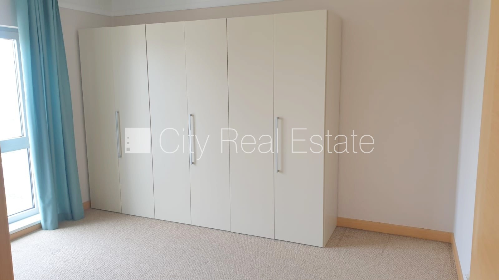 Sludinājumi. Jaunceltne, slēgta teritorija, teritorijas iebrauktuves vārti aprīkoti ar automatizētu atvēršanās Cena: 1000 EUR/mēn Foto #16