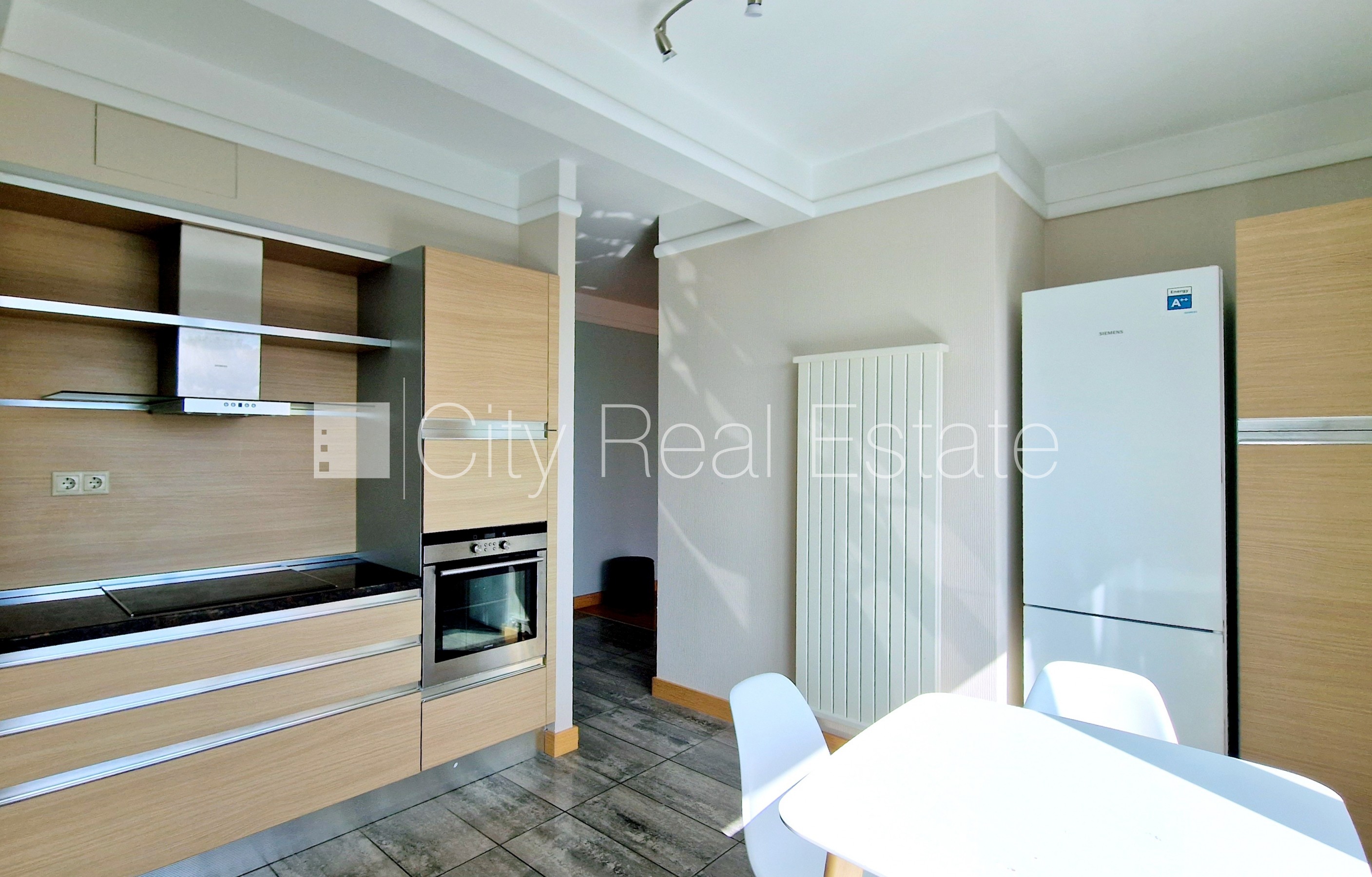 Sludinājumi. Jaunceltne, slēgta teritorija, teritorijas iebrauktuves vārti aprīkoti ar automatizētu atvēršanās Cena: 1000 EUR/mēn Foto #12