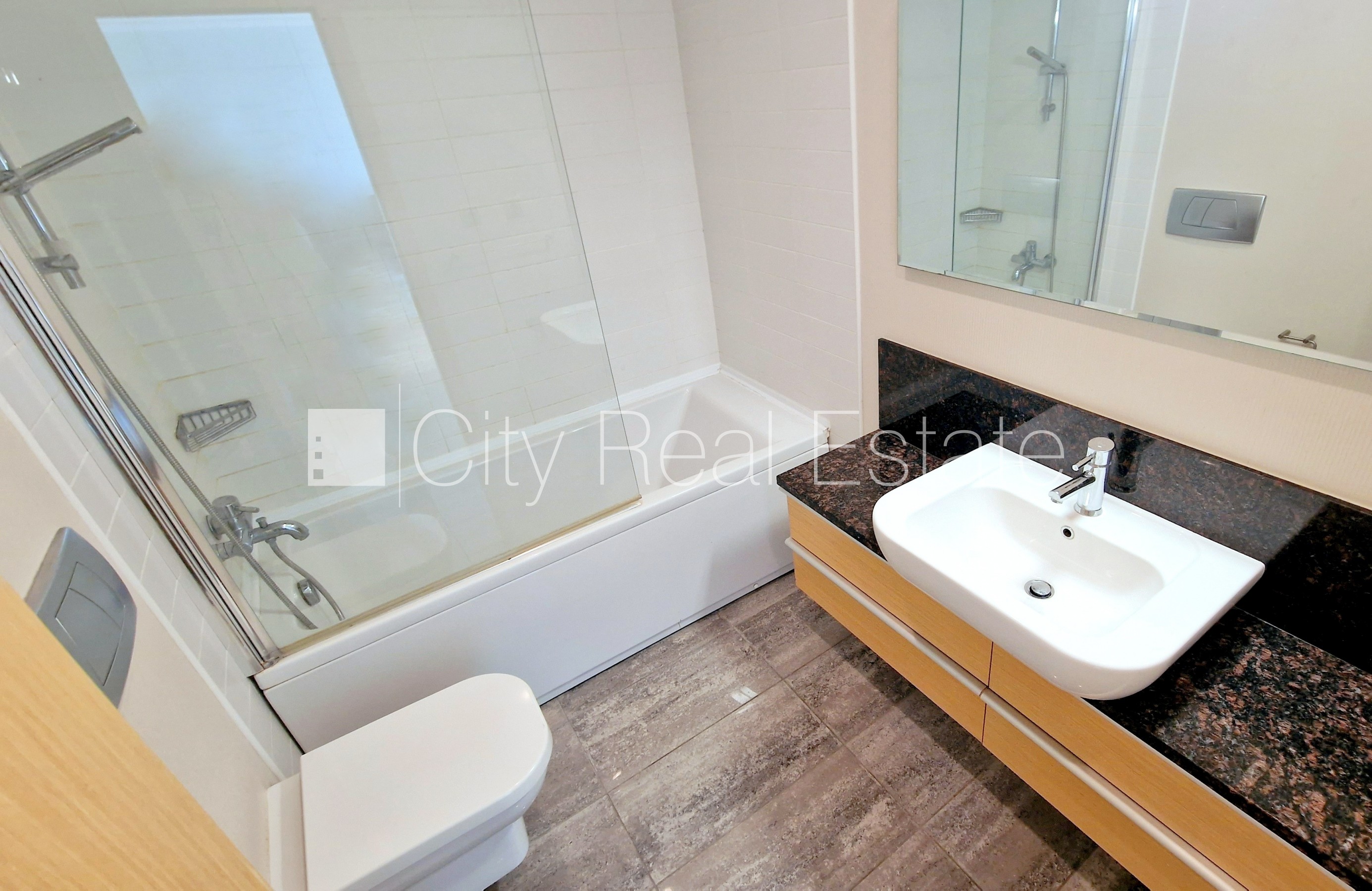 Sludinājumi. Jaunceltne, slēgta teritorija, teritorijas iebrauktuves vārti aprīkoti ar automatizētu atvēršanās Cena: 1000 EUR/mēn Foto #19