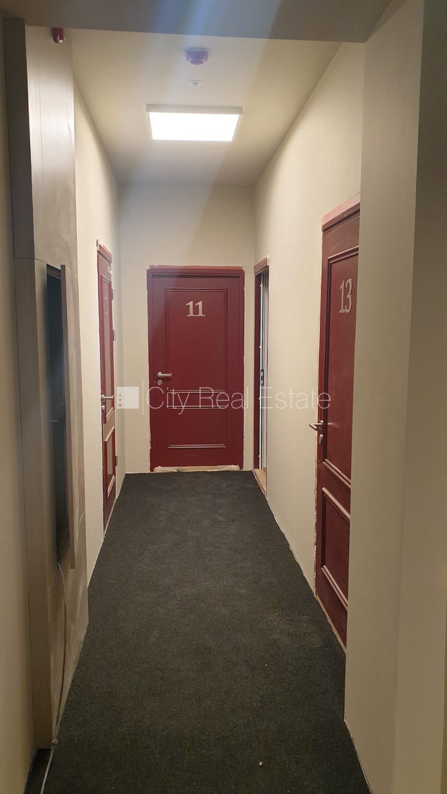 Sludinājumi. Pagalma ēka, renovēta māja, slēgts pagalms, ieeja no pagalma, ir lifts, kāpņu telpa pēc kapitālā Cena: 420 EUR/mēn Foto #9