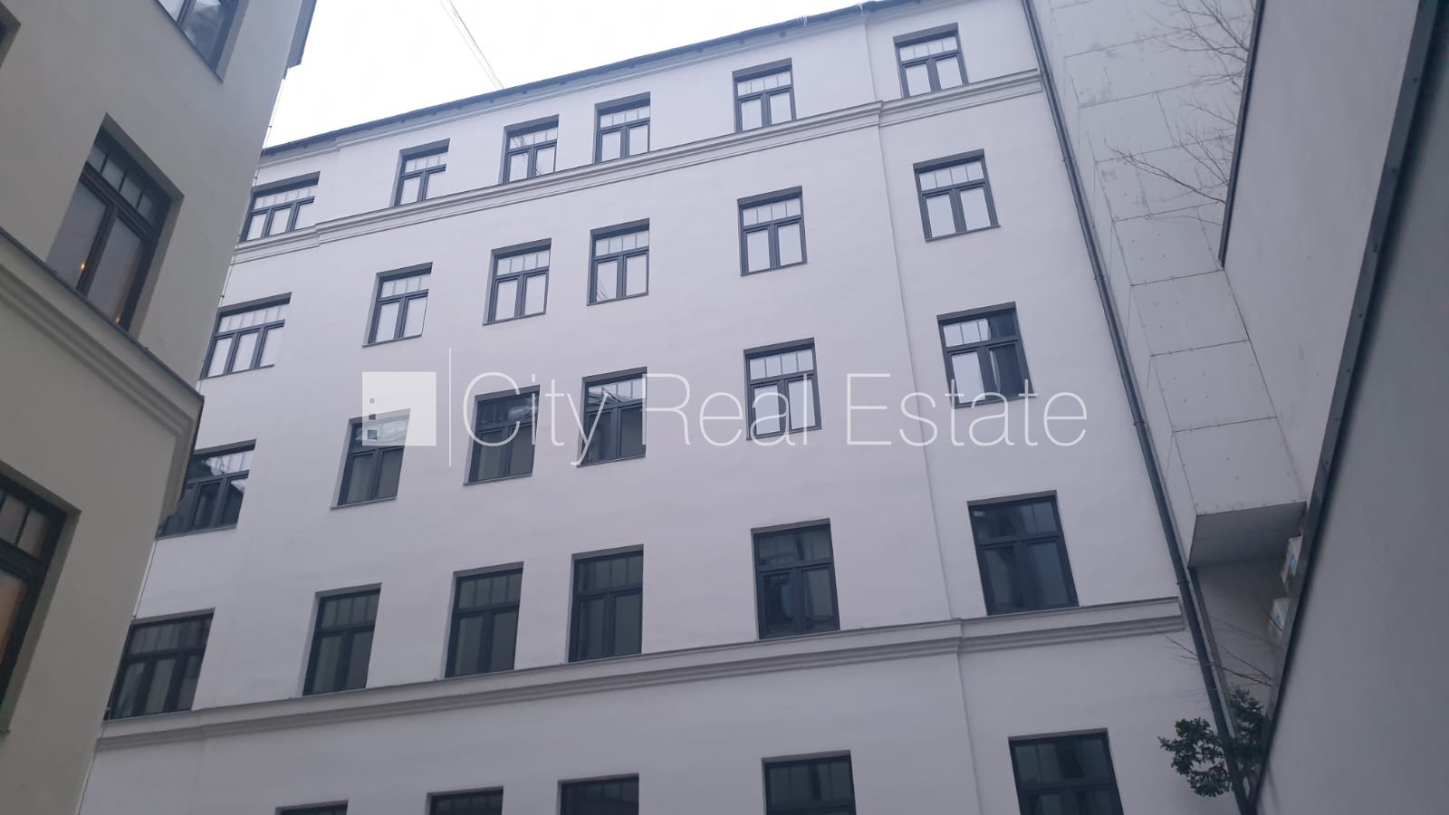 Sludinājumi. Pagalma ēka, renovēta māja, slēgts pagalms, ieeja no pagalma, ir lifts, kāpņu telpa pēc kapitālā Cena: 420 EUR/mēn Foto #10