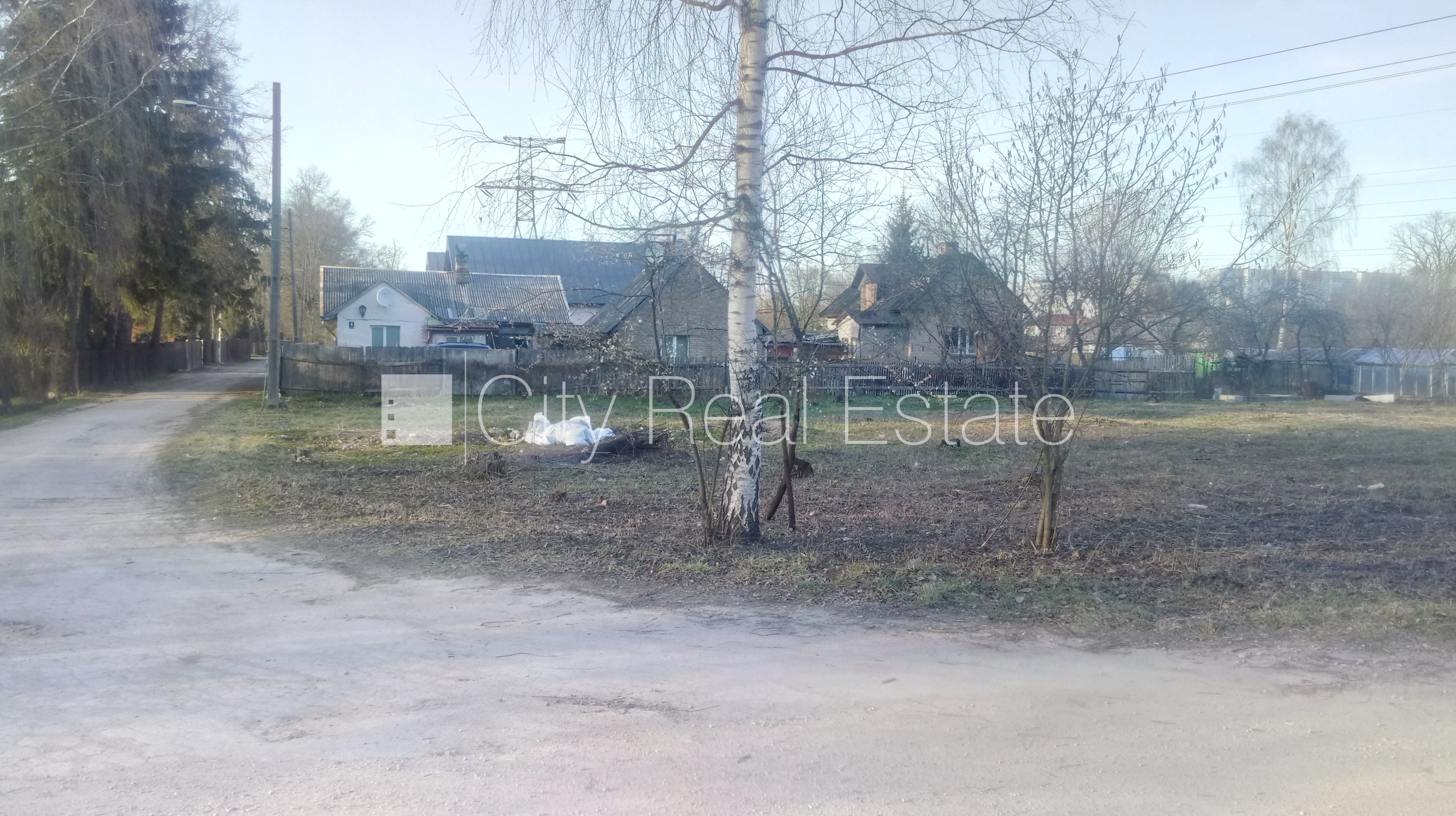 Sludinājumi. Iespējama mazstāvu apbūve, atļauts būvēt vienstāvu ēku, atļauts būvēt divu stāvu ēku, zeme Cena: 52000 EUR Foto #1