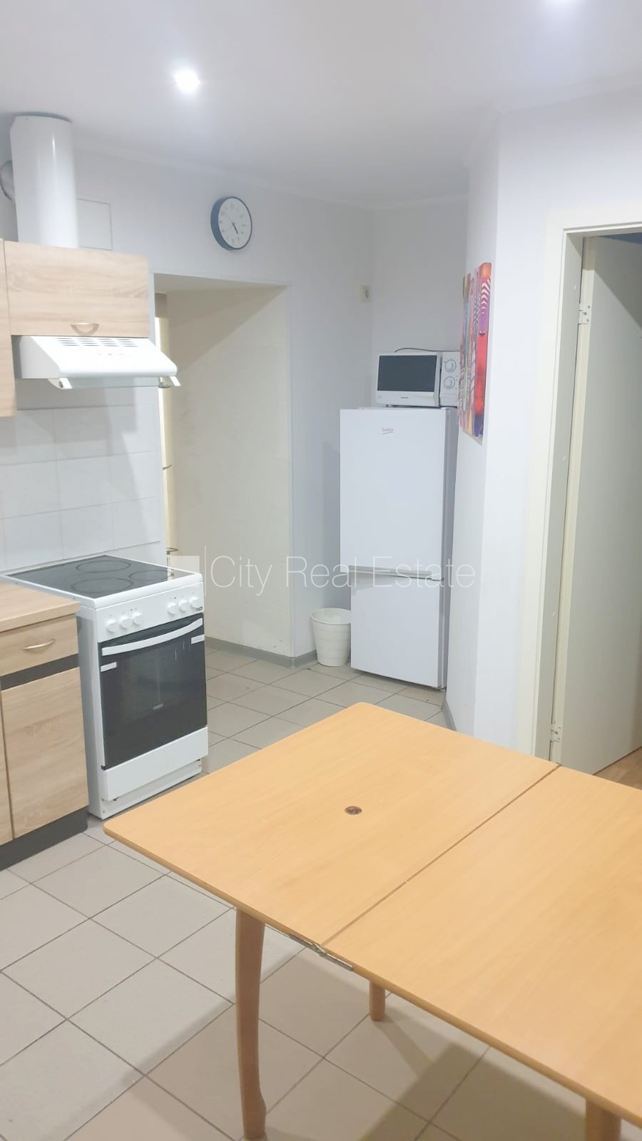 Sludinājumi. Fasādes māja, renovēta māja, slēgts pagalms, ieeja no pagalma, puspagrabs, kāpņu telpa pēc Cena: 1000 EUR/mēn Foto #9