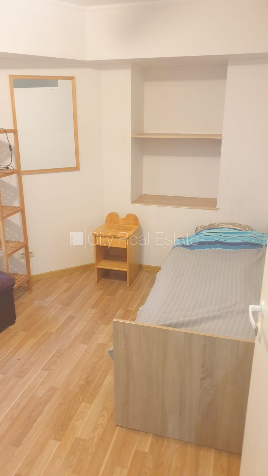 Sludinājumi. Fasādes māja, renovēta māja, slēgts pagalms, ieeja no pagalma, puspagrabs, kāpņu telpa pēc Cena: 1000 EUR/mēn Foto #22