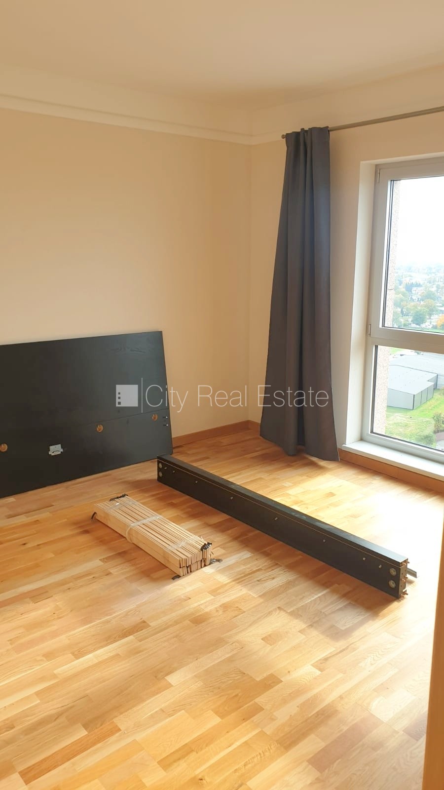 Sludinājumi. Jaunceltne, slēgts pagalms, teritorijas iebrauktuves vārti aprīkoti ar automatizētu atvēršanās un Cena: 1100 EUR/mēn Foto #10