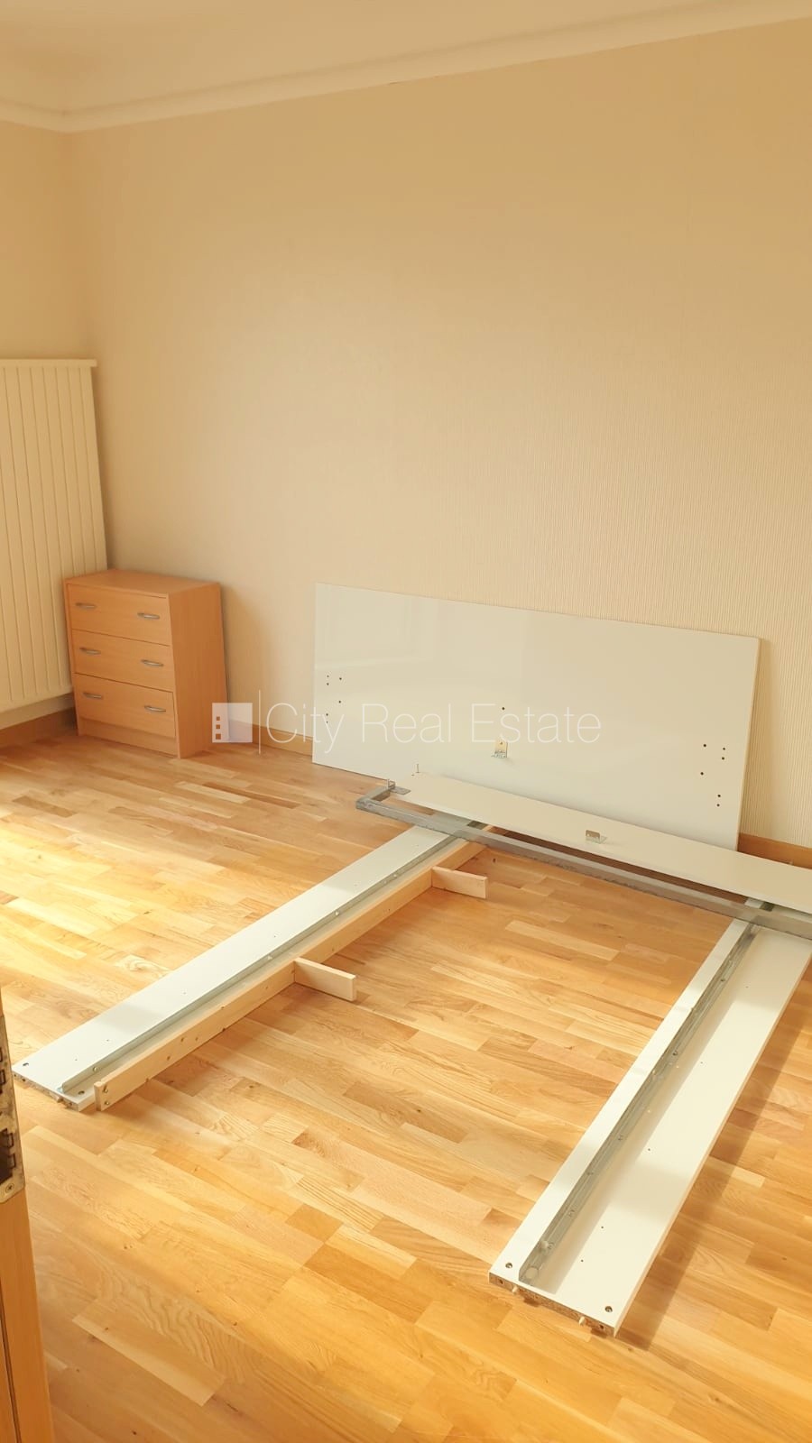 Sludinājumi. Jaunceltne, slēgts pagalms, teritorijas iebrauktuves vārti aprīkoti ar automatizētu atvēršanās un Cena: 1100 EUR/mēn Foto #11