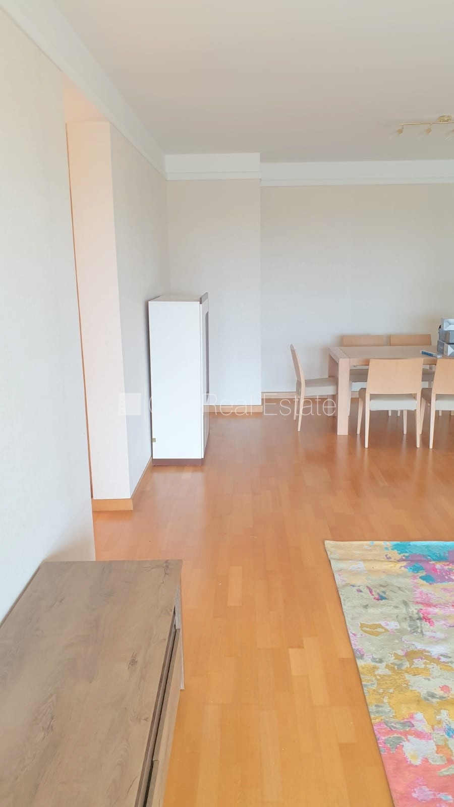 Sludinājumi. Jaunceltne, slēgts pagalms, teritorijas iebrauktuves vārti aprīkoti ar automatizētu atvēršanās un Cena: 1100 EUR/mēn Foto #4