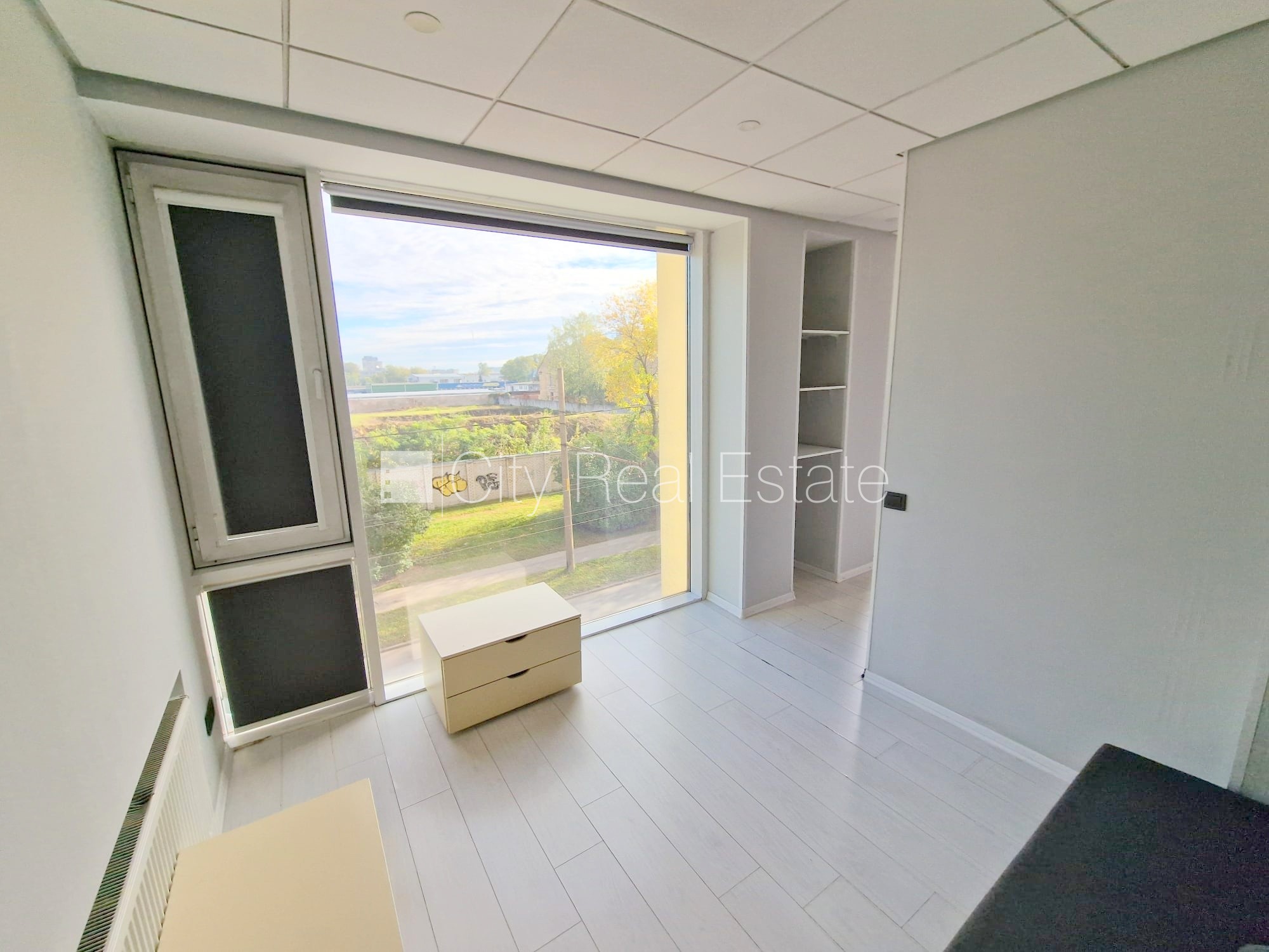 Объявление. Фасадный дом, реновированный дом, закрытый двор, вход с улицы, лифт, лестничная клетка после Цена: 320 EUR/мес. Foto #9