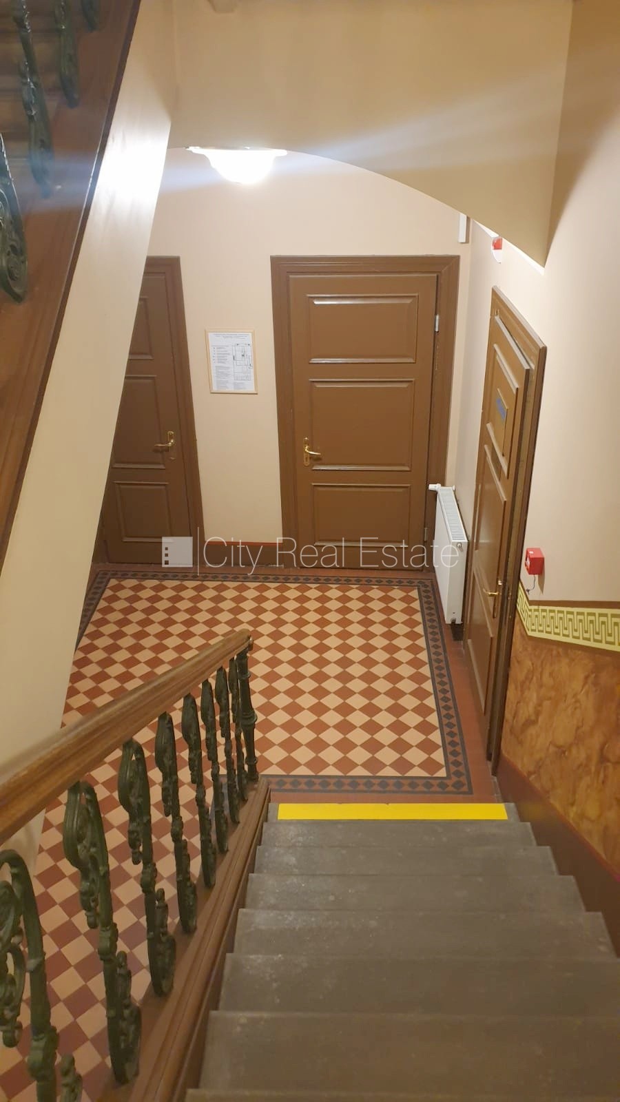 Sludinājumi. Zeme īpašumā, fasādes māja, renovēta māja, slēgts pagalms, ieeja no ielas, pirmais stāvs ar dārzu, Cena: 225000 EUR Foto #20