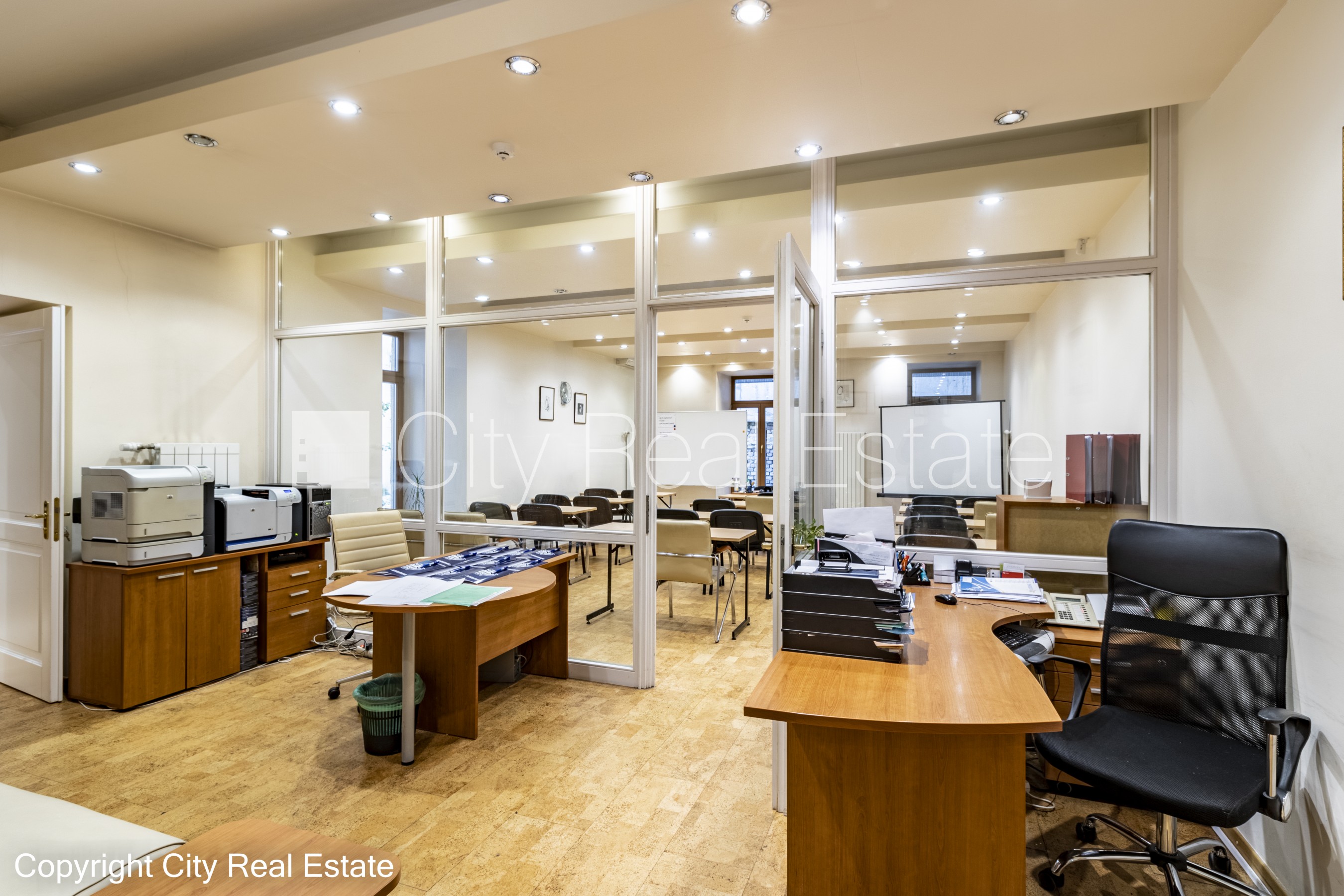 Sludinājumi. Zeme īpašumā, fasādes māja, renovēta māja, slēgts pagalms, ieeja no ielas, pirmais stāvs ar dārzu, Cena: 225000 EUR Foto #5