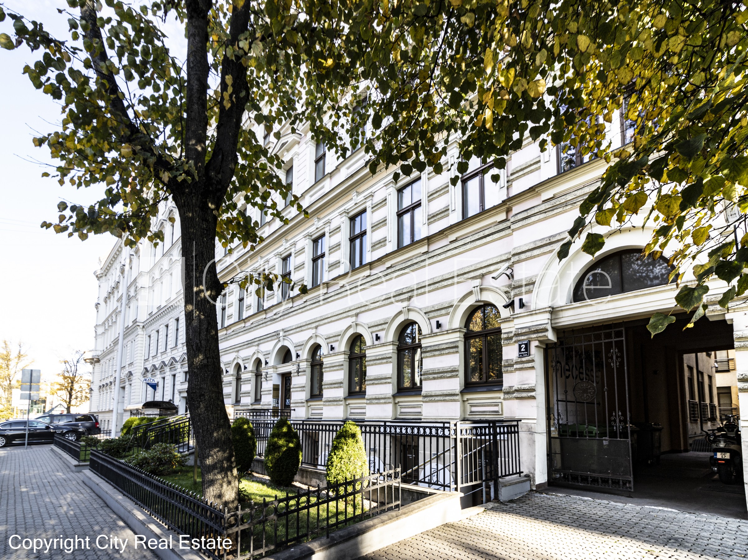 Sludinājumi. Zeme īpašumā, fasādes māja, renovēta māja, slēgts pagalms, ieeja no ielas, pirmais stāvs ar dārzu, Cena: 225000 EUR Foto #24