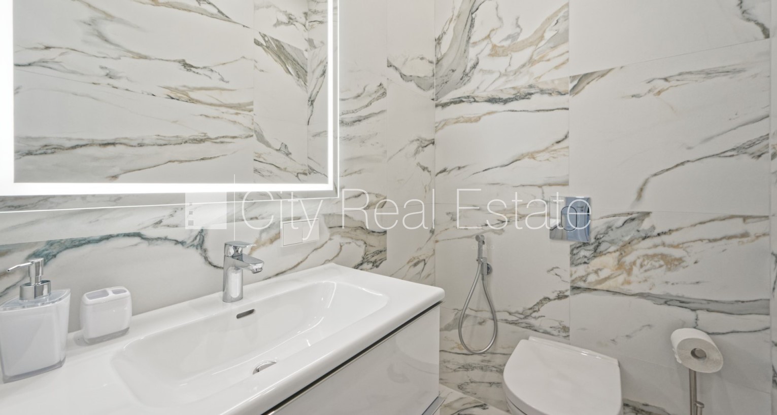 Sludinājumi. Šo dzīvokli izīrē pa diennaktīm (īstermiņa īre), īres cena sludinājumā norādīta par vienu diennakts Cena: 300 EUR/mēn Foto #8