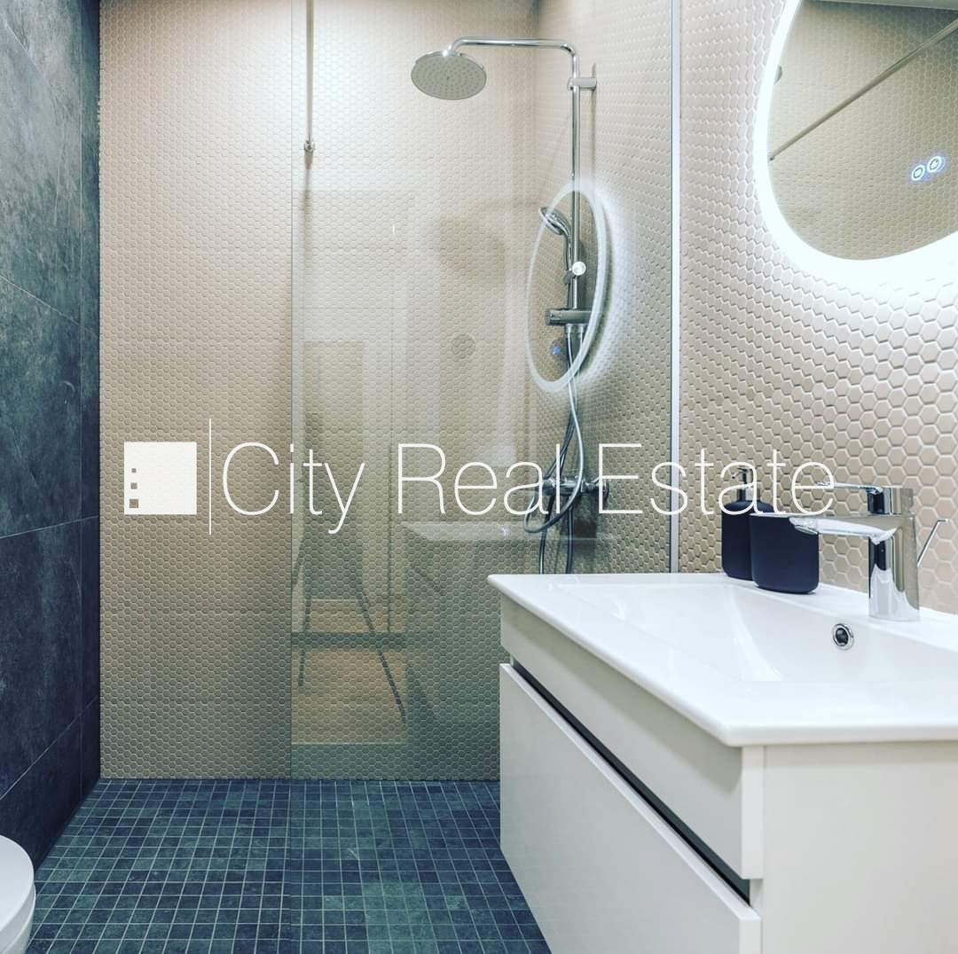 Sludinājumi. Pagalma ēka, renovēta māja, slēgts pagalms, ieeja no ielas un pagalma, ir lifts, kāpņu telpa pēc Cena: 330 EUR/mēn Foto #10