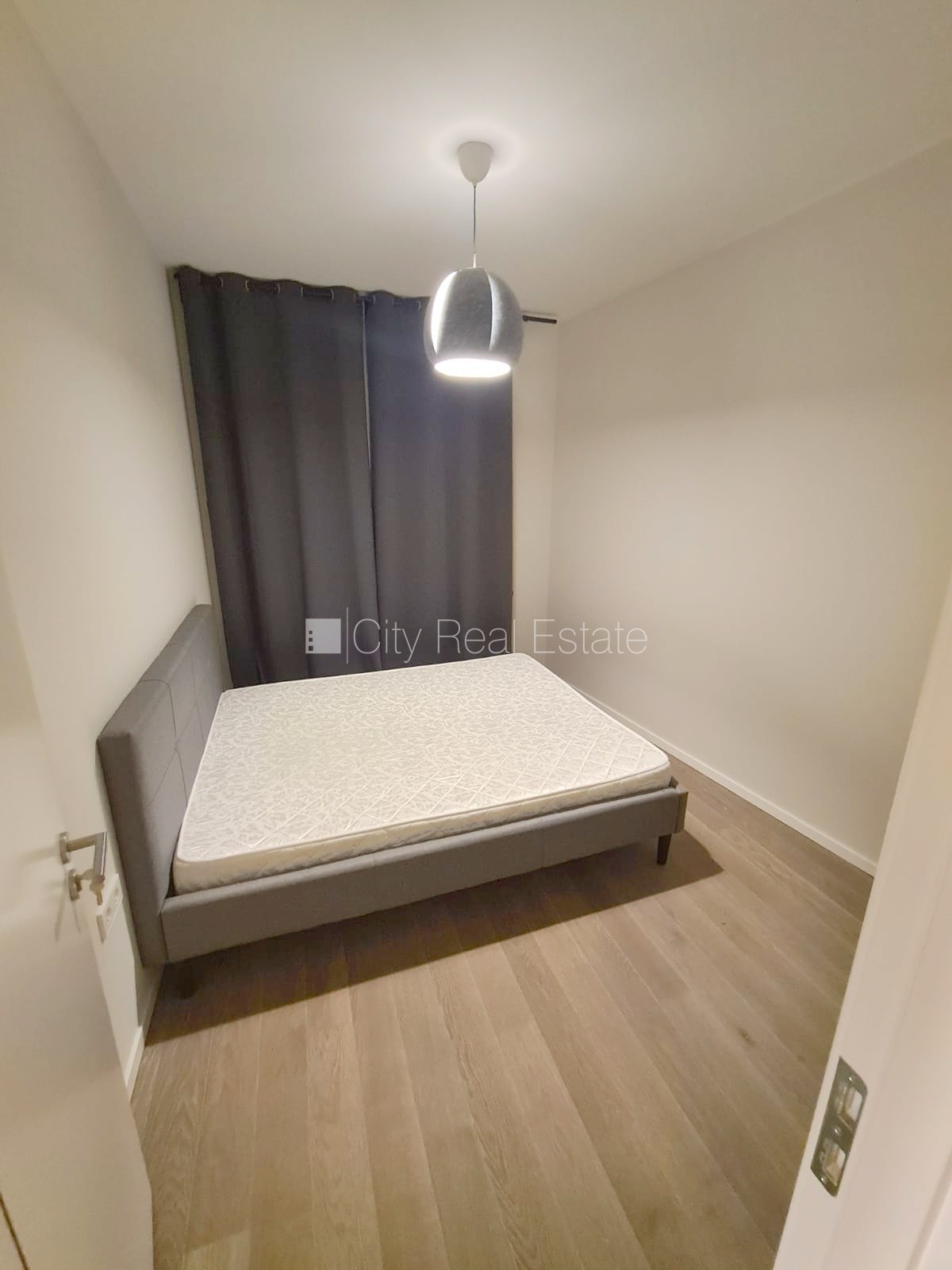Sludinājumi. Pagalma ēka, renovēta māja, slēgts pagalms, ieeja no ielas un pagalma, ir lifts, kāpņu telpa pēc Cena: 440 EUR/mēn Foto #12