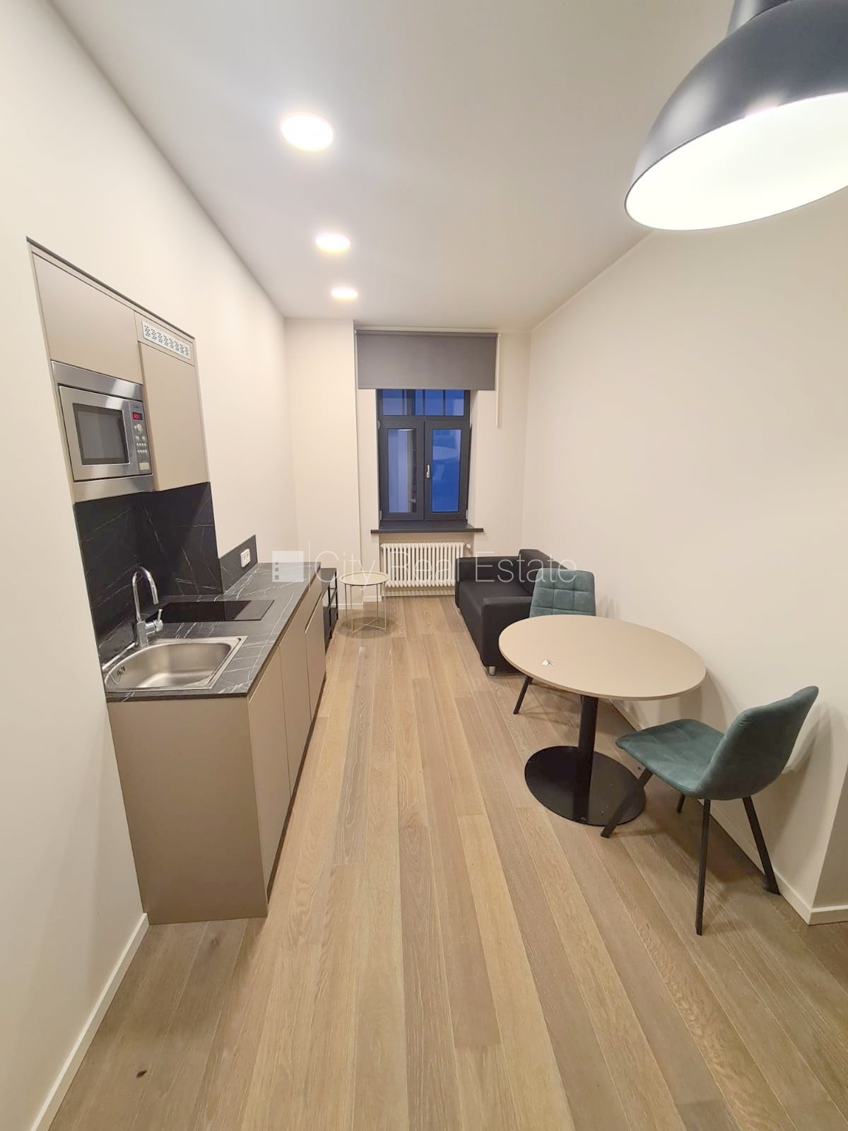 Sludinājumi. Pagalma ēka, renovēta māja, slēgts pagalms, ieeja no ielas un pagalma, ir lifts, kāpņu telpa pēc Cena: 440 EUR/mēn Foto #6