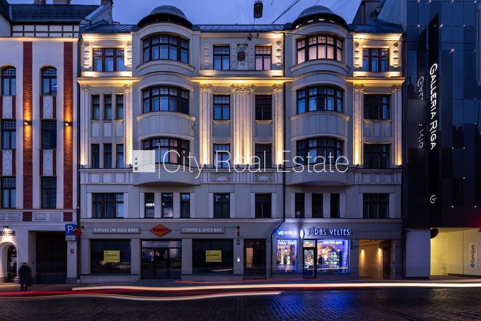 Sludinājumi. Pagalma ēka, renovēta māja, slēgts pagalms, ieeja no ielas un pagalma, ir lifts, kāpņu telpa pēc Cena: 440 EUR/mēn Foto #23