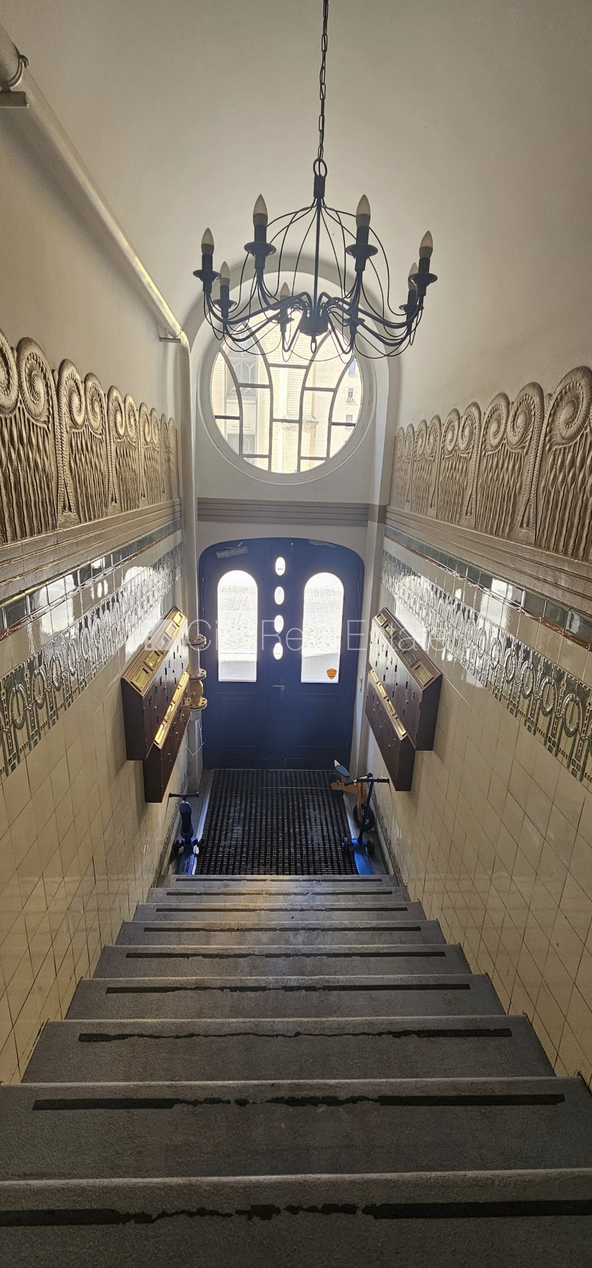 Sludinājumi. Fasādes māja, renovēta māja, slēgts pagalms, vieta automašīnai, ieeja no ielas un pagalma, ir Cena: 1200 EUR/mēn Foto #20