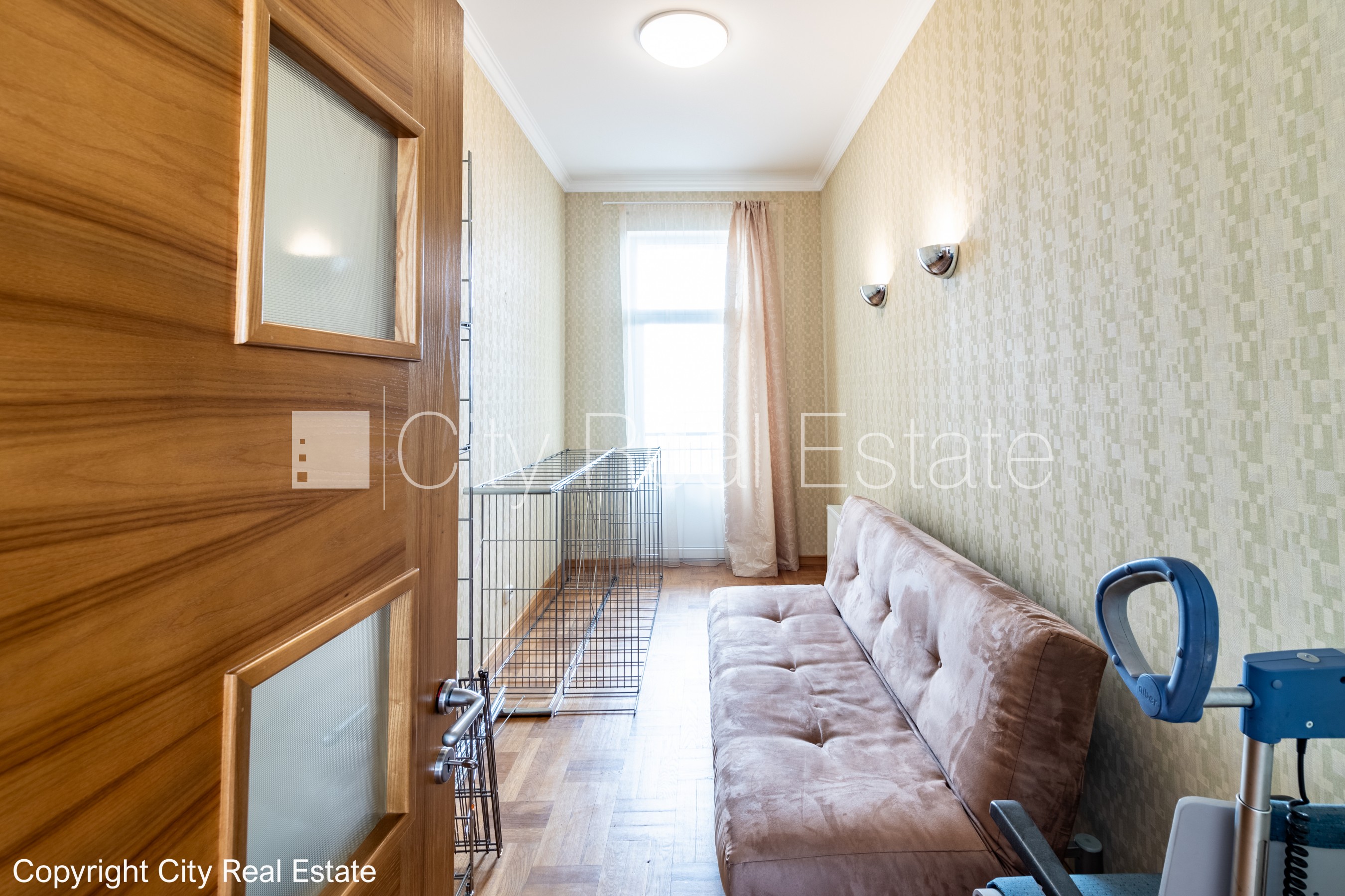 Sludinājumi. Fasādes māja, renovēta māja, slēgts pagalms, vieta automašīnai, ieeja no ielas un pagalma, ir Cena: 1200 EUR/mēn Foto #8