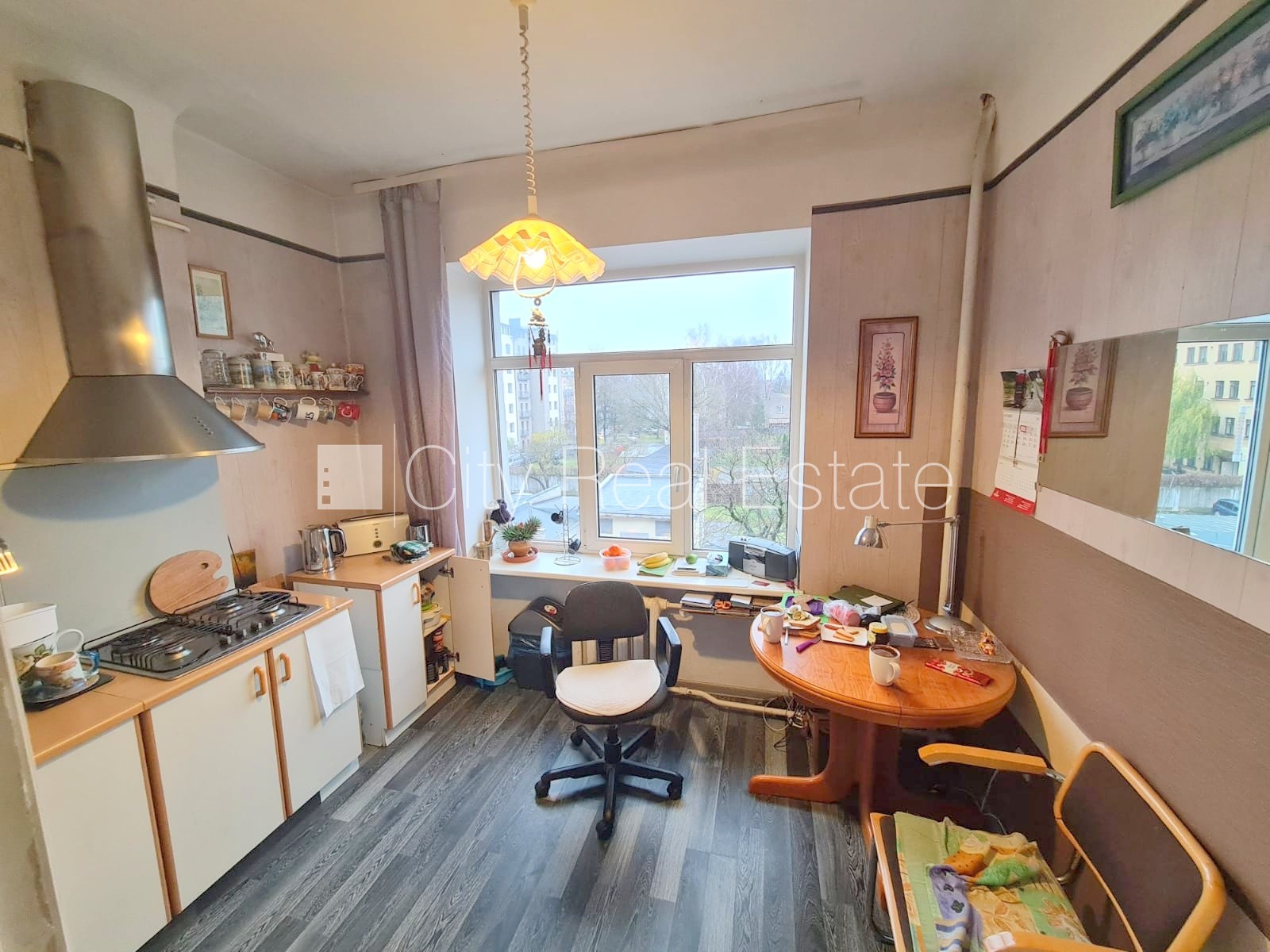 Sludinājumi. Zeme īpašumā, fasādes māja, slēgts pagalms, vieta automašīnai, ieeja no pagalma, kāpņu telpa pēc Cena: 84000 EUR Foto #11