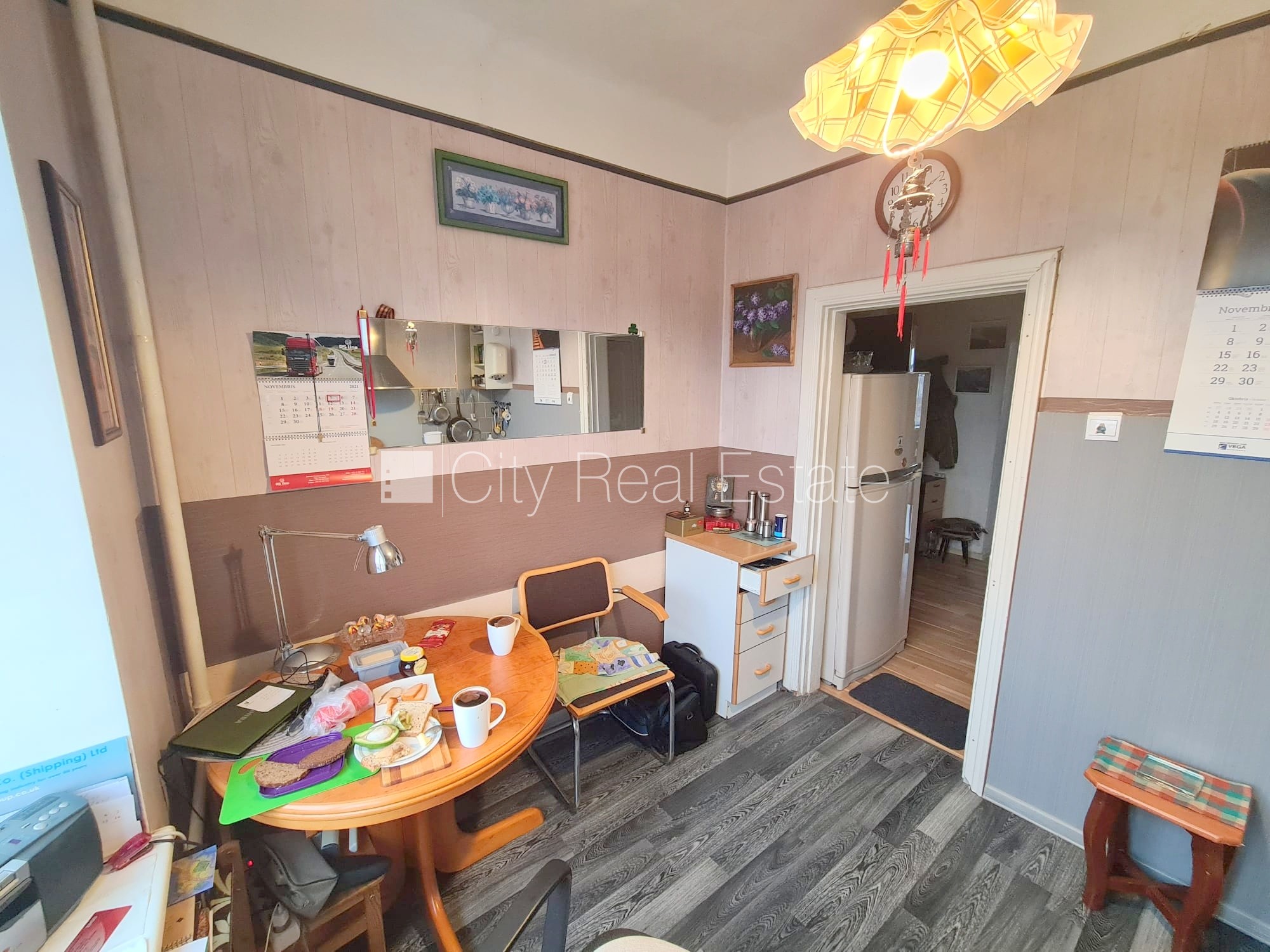 Sludinājumi. Zeme īpašumā, fasādes māja, slēgts pagalms, vieta automašīnai, ieeja no pagalma, kāpņu telpa pēc Cena: 84000 EUR Foto #12