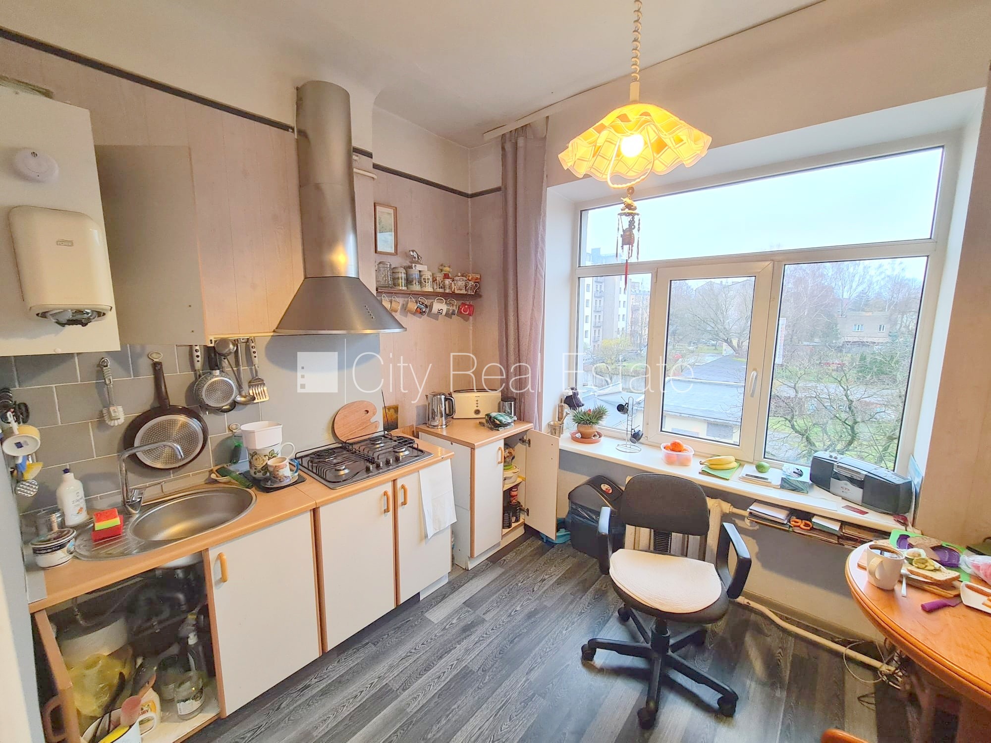 Sludinājumi. Zeme īpašumā, fasādes māja, slēgts pagalms, vieta automašīnai, ieeja no pagalma, kāpņu telpa pēc Cena: 84000 EUR Foto #13