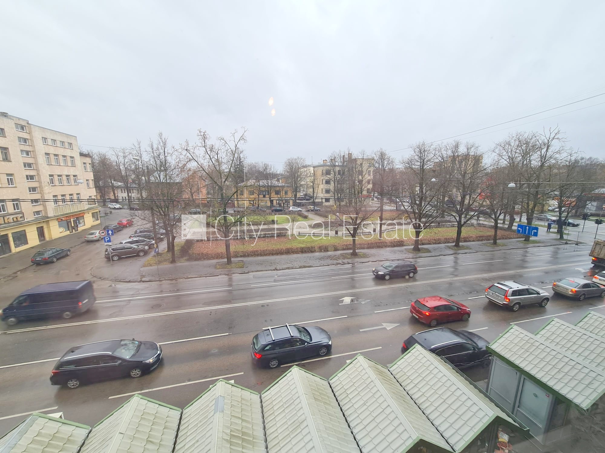 Sludinājumi. Zeme īpašumā, fasādes māja, slēgts pagalms, vieta automašīnai, ieeja no pagalma, kāpņu telpa pēc Cena: 84000 EUR Foto #5