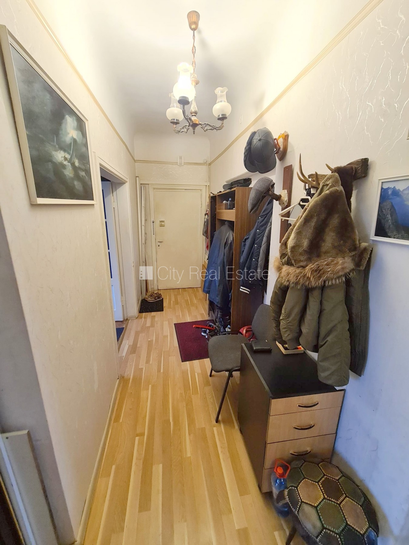 Sludinājumi. Zeme īpašumā, fasādes māja, slēgts pagalms, vieta automašīnai, ieeja no pagalma, kāpņu telpa pēc Cena: 84000 EUR Foto #10