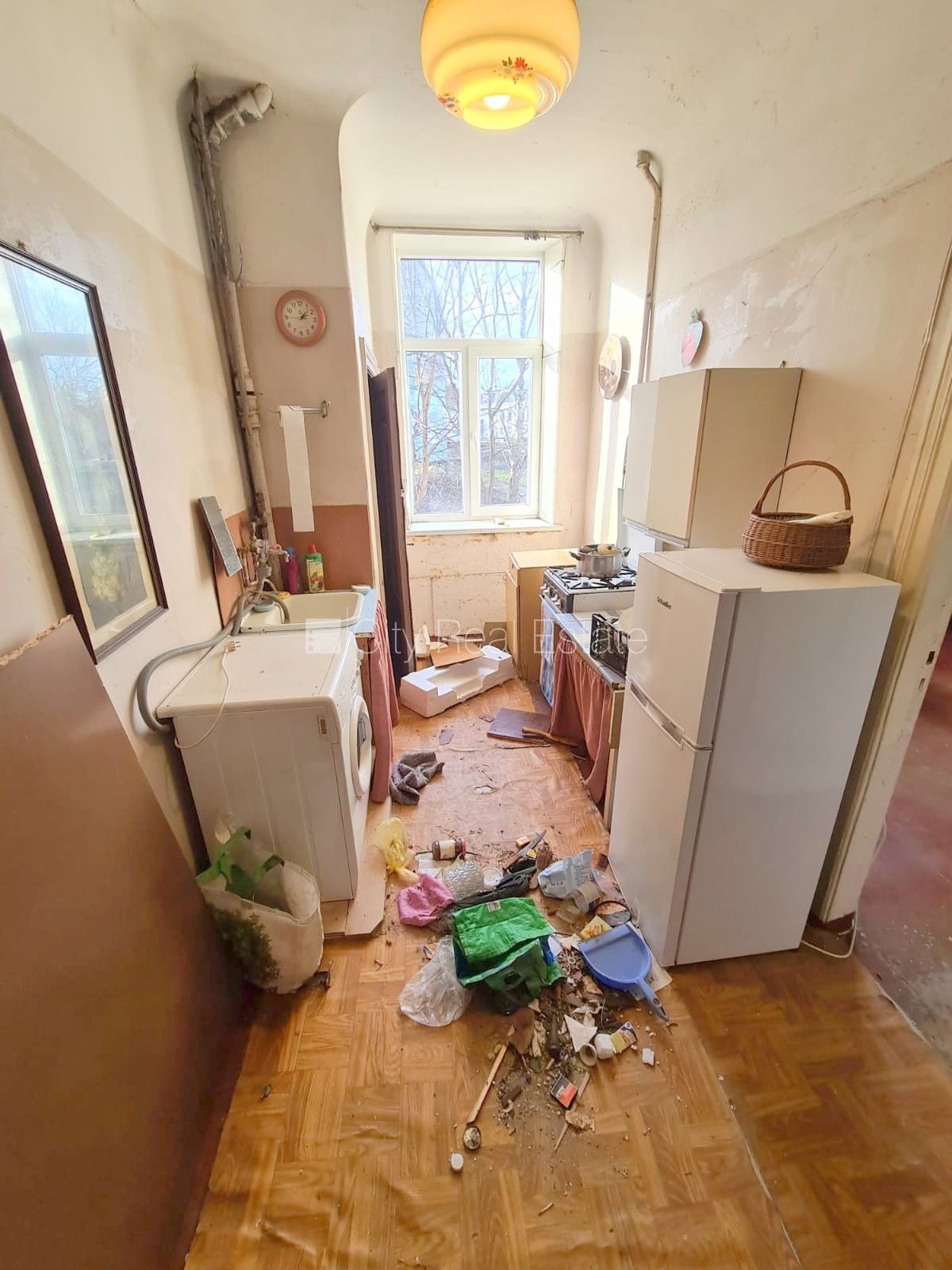 Sludinājumi. Pagalma ēka, slēgts pagalms, ieeja no pagalma, logi vērsti uz pagalma pusi, istaba izolēta, Cena: 160 EUR/mēn Foto #7