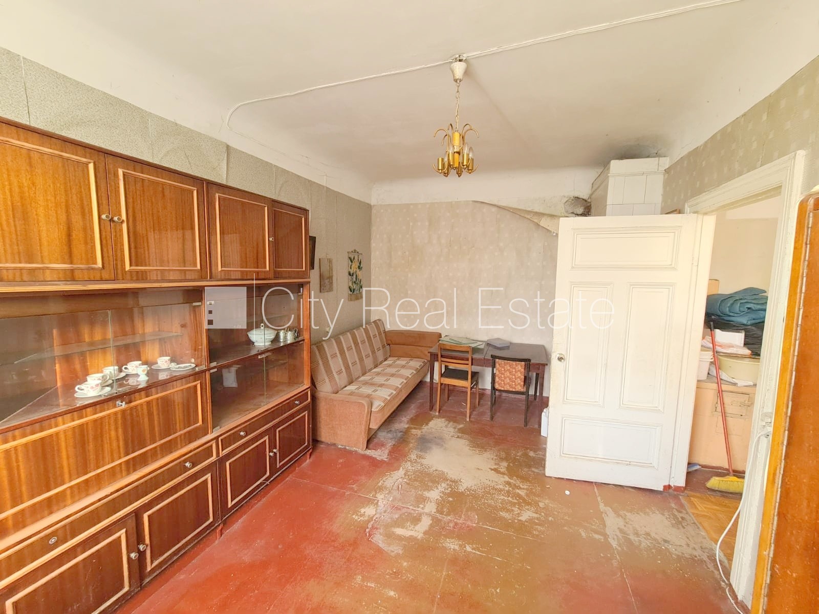 Sludinājumi. Pagalma ēka, slēgts pagalms, ieeja no pagalma, logi vērsti uz pagalma pusi, istaba izolēta, Cena: 160 EUR/mēn Foto #4