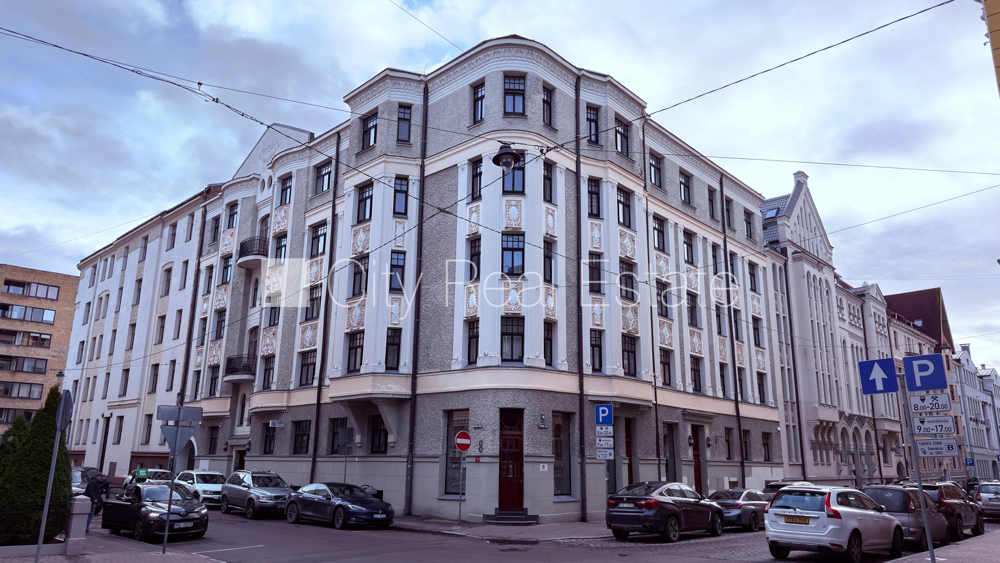 Sludinājumi. Fasādes māja, renovēta māja, ieeja no ielas, ir lifts, kāpņu telpa pēc kapitālā remonta, logi Cena: 1465 EUR/mēn Foto #21