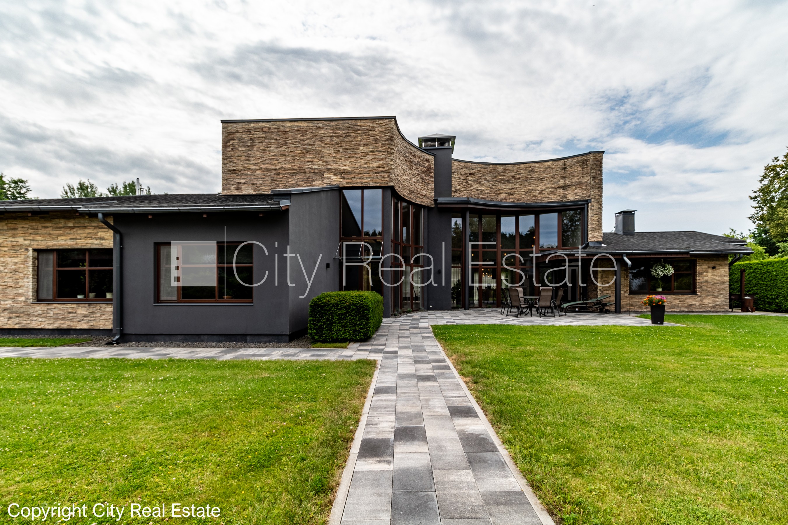 Sludinājumi. Zeme īpašumā, privātmāja, jaunceltne, keramzīta bloku sienas, energo efektīva māja, labiekārtota Cena: 990000 EUR Foto #2