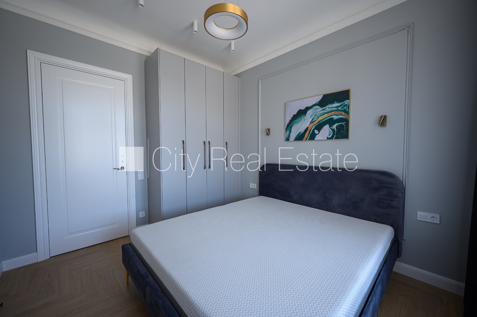 Sludinājumi. Renovēta māja, ir lifts, kāpņu telpa pēc kapitālā remonta, logi vērsti uz ielas pusi, istabas Cena: 850 EUR/mēn Foto #6