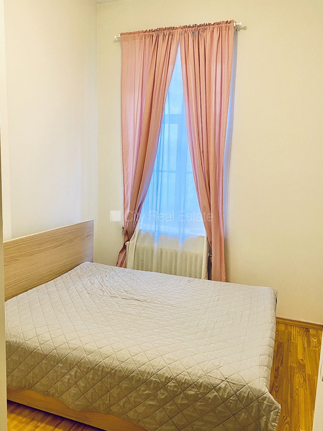Sludinājumi. Pagalma māja, slēgts pagalms, ieeja no pagalma, guļamistabu skaits 1 gab., studio tipa, virtuve Cena: 660 EUR/mēn Foto #8