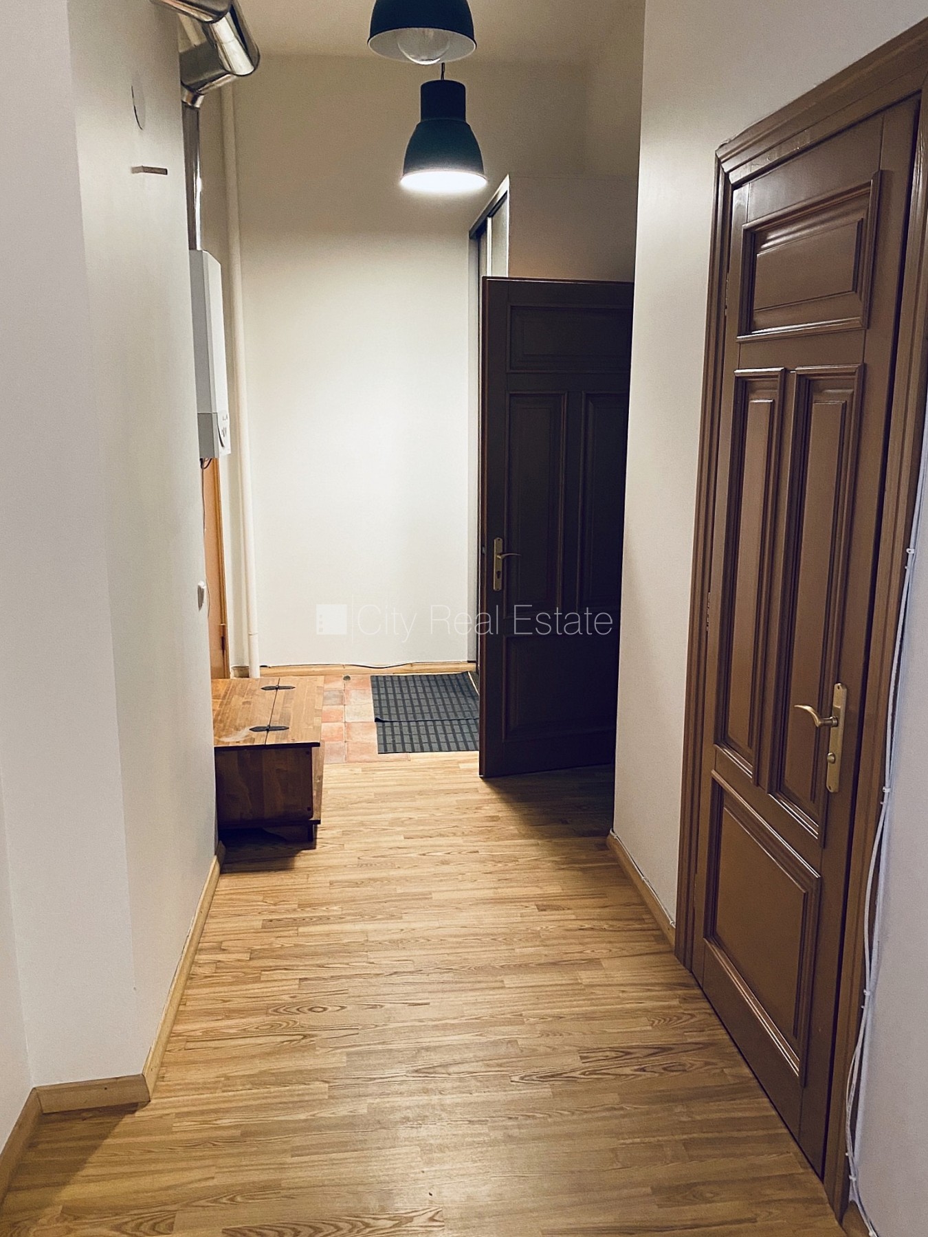 Sludinājumi. Pagalma māja, slēgts pagalms, ieeja no pagalma, guļamistabu skaits 1 gab., studio tipa, virtuve Cena: 660 EUR/mēn Foto #9