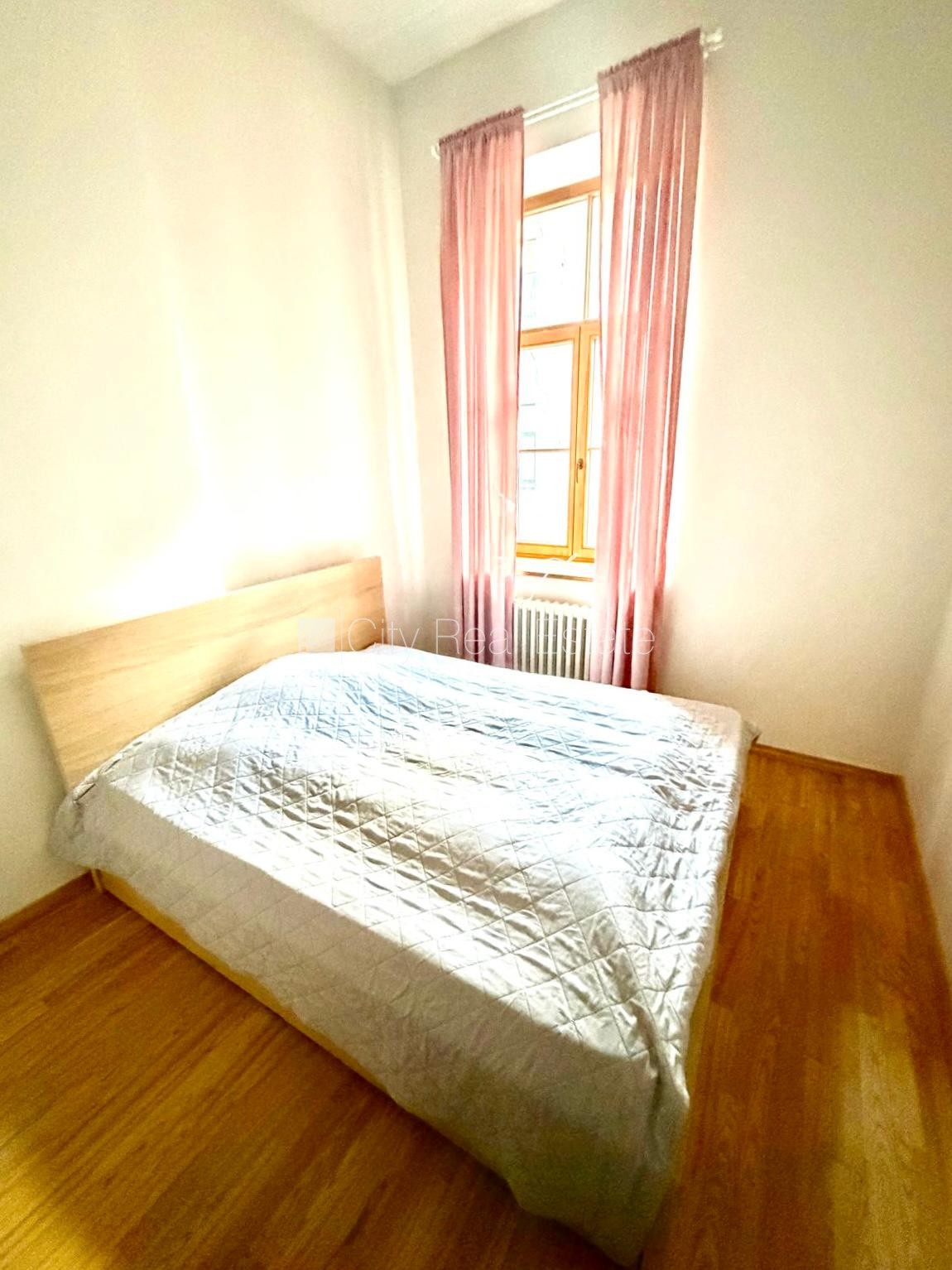 Sludinājumi. Pagalma māja, slēgts pagalms, ieeja no pagalma, guļamistabu skaits 1 gab., studio tipa, virtuve Cena: 660 EUR/mēn Foto #7
