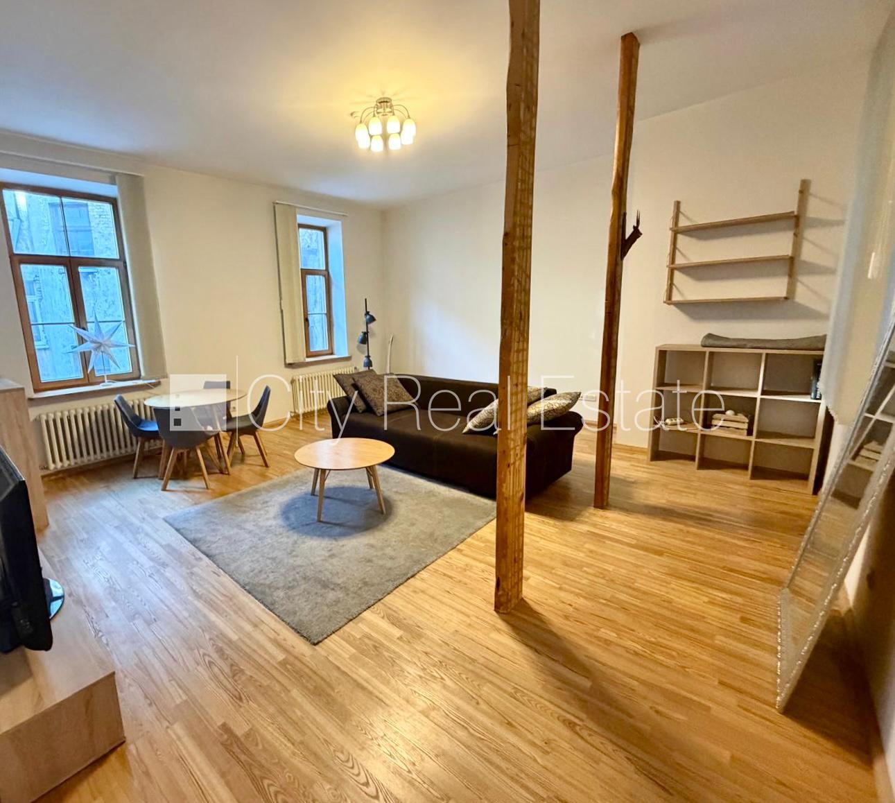 Sludinājumi. Pagalma māja, slēgts pagalms, ieeja no pagalma, guļamistabu skaits 1 gab., studio tipa, virtuve Cena: 660 EUR/mēn Foto #3