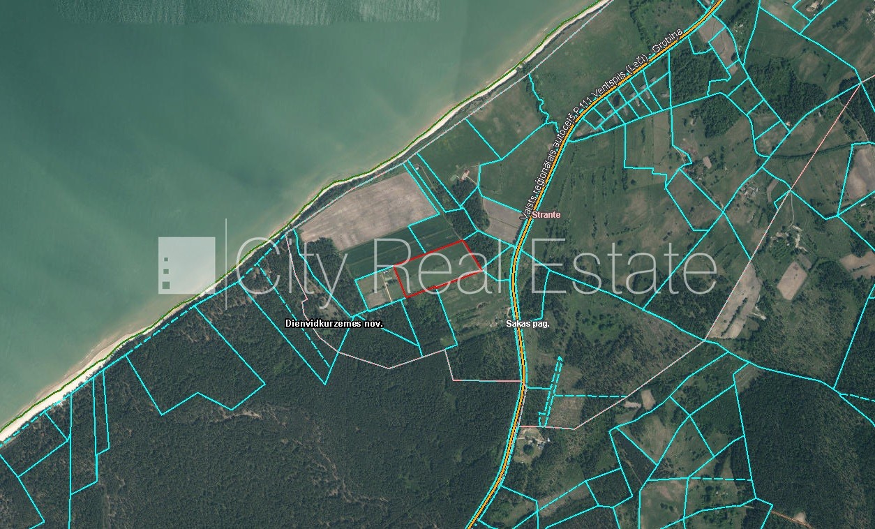 Sludinājumi. Zemi iespējams dalīt  2 gab., iespējama mazstāvu apbūve, zeme robežojas ar ielu, līdz jūrai 200 m, Cena: 475000 EUR Foto #1