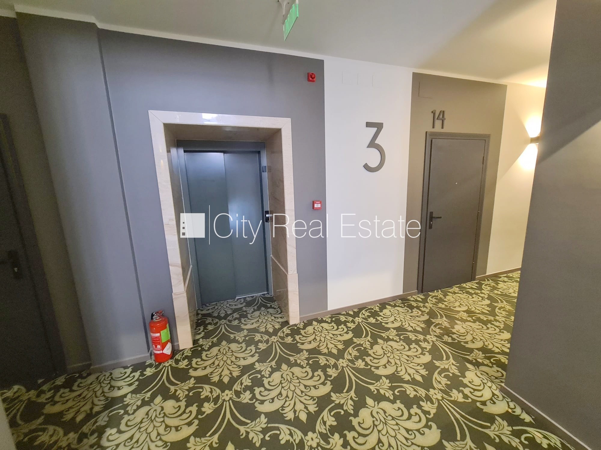 Sludinājumi. Fasādes māja, renovēta māja, slēgts pagalms, ieeja no pagalma, ir lifts, kāpņu telpa pēc kapitālā Cena: 360 EUR/mēn Foto #18