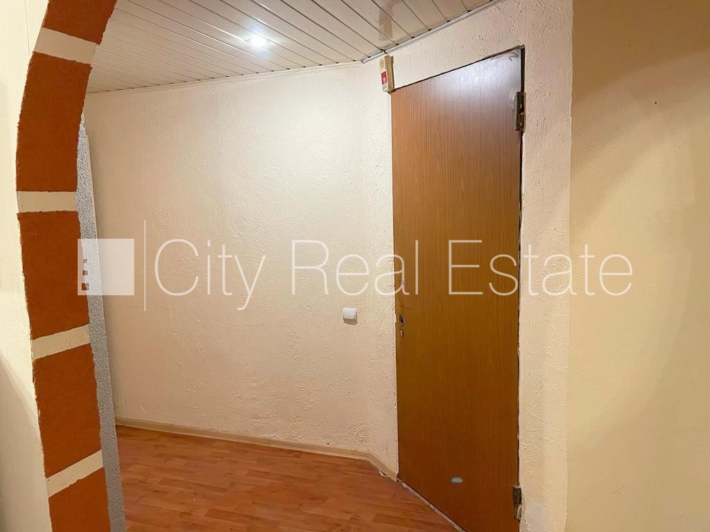 Sludinājumi. Pagalma ēka, slēgts pagalms, ieeja no ielas un pagalma, logi vērsti uz pagalma pusi, studio tipa, Cena: 250 EUR/mēn Foto #7