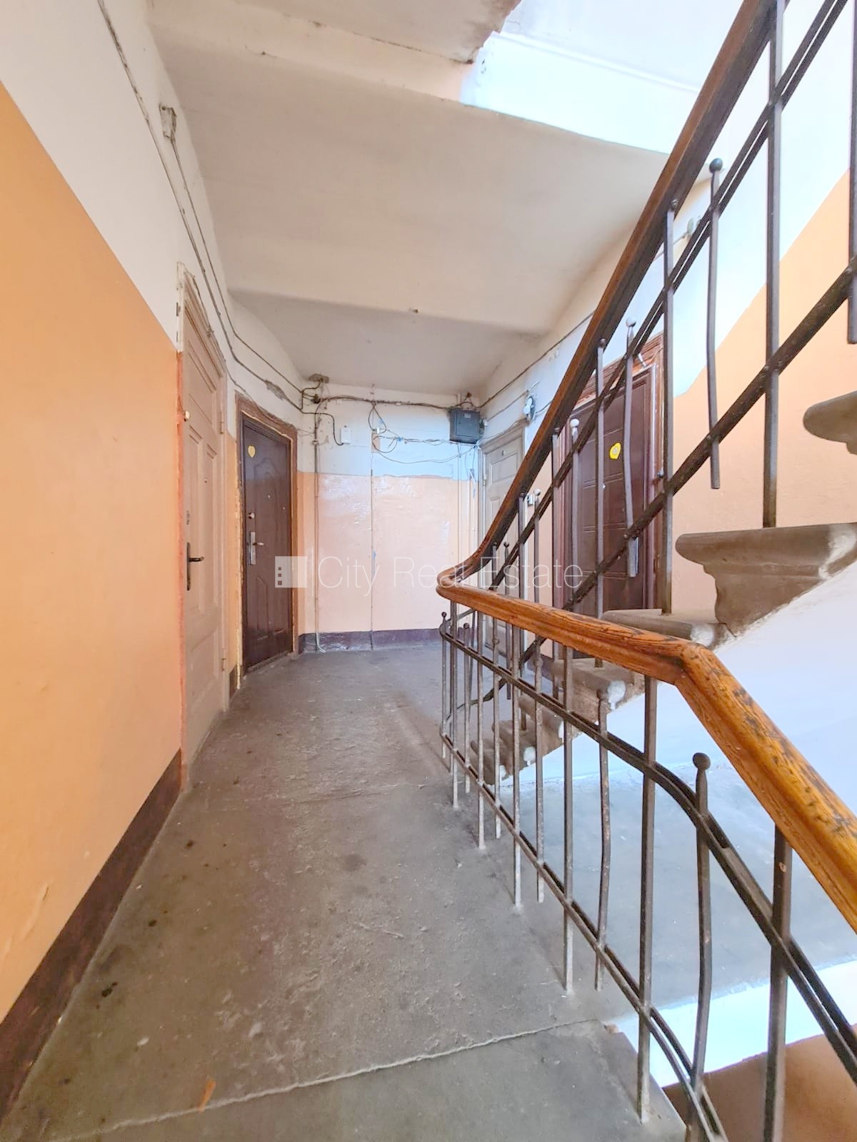 Sludinājumi. Pagalma ēka, slēgts pagalms, ieeja no ielas, logi vērsti uz pagalma pusi, viena istaba izolēta, Cena: 220 EUR/mēn Foto #4