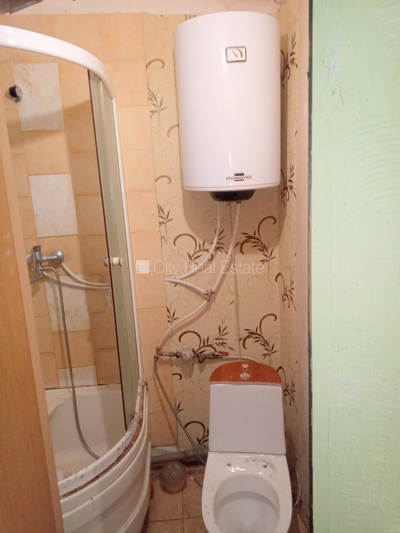 Sludinājumi. Pagalma ēka, slēgts pagalms, ieeja no ielas, logi vērsti uz pagalma pusi, viena istaba izolēta, Cena: 220 EUR/mēn Foto #3