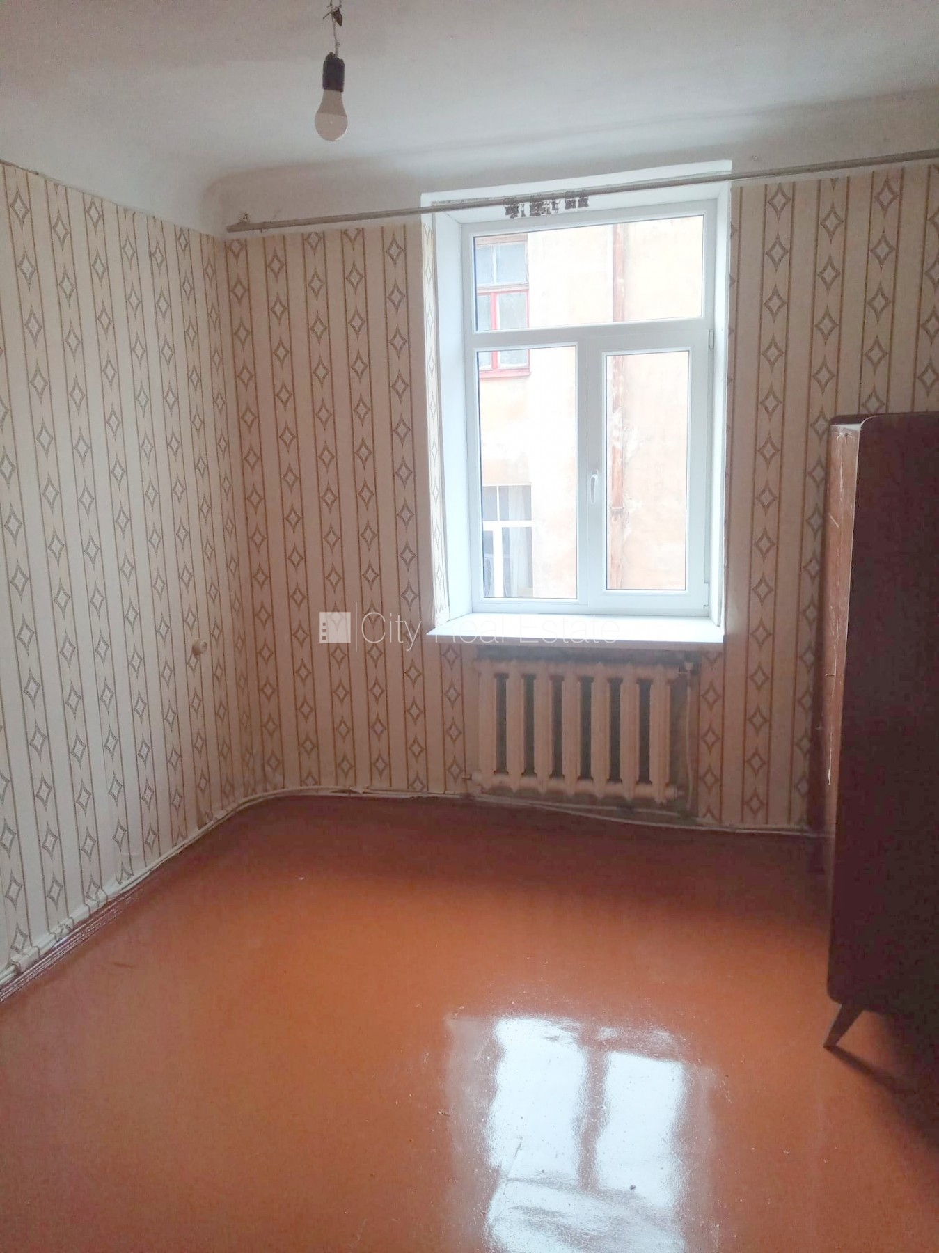 Sludinājumi. Pagalma ēka, slēgts pagalms, ieeja no ielas, logi vērsti uz pagalma pusi, viena istaba izolēta, Cena: 220 EUR/mēn Foto #2