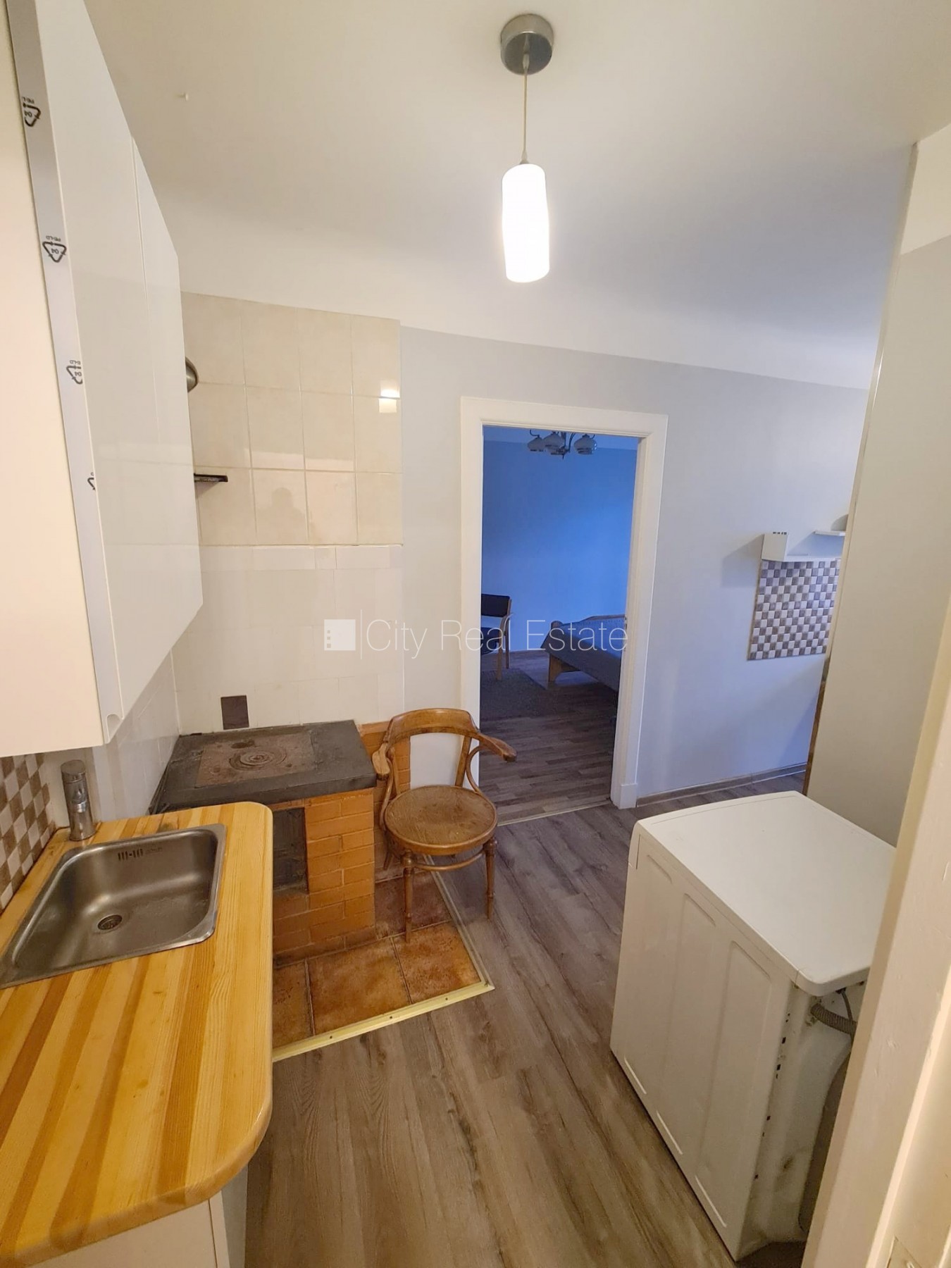 Sludinājumi. Fasādes māja, slēgts pagalms, ieeja no ielas, logi vērsti uz pagalma pusi, istaba izolēta, virtuve, Cena: 250 EUR/mēn Foto #8