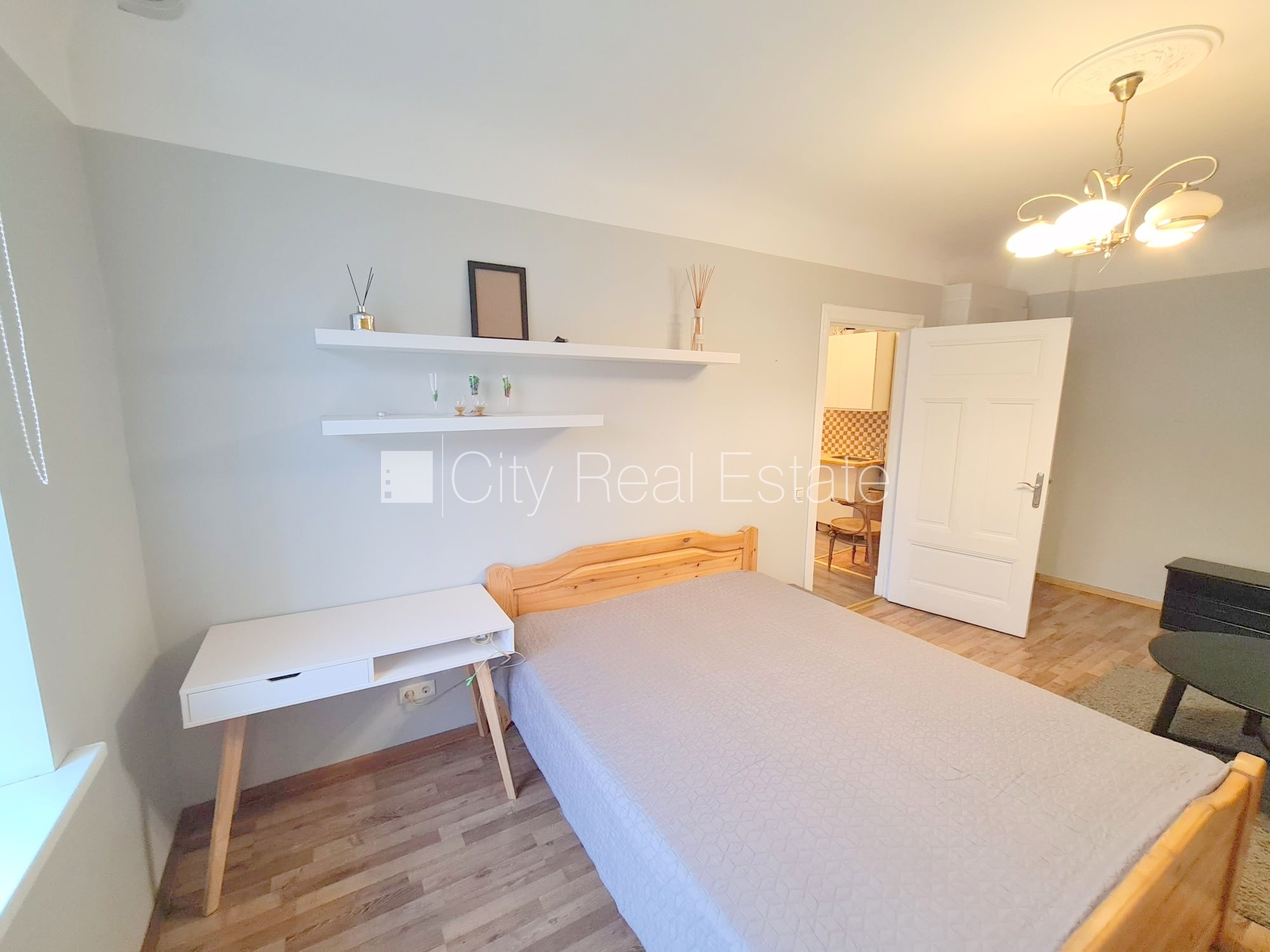 Sludinājumi. Fasādes māja, slēgts pagalms, ieeja no ielas, logi vērsti uz pagalma pusi, istaba izolēta, virtuve, Cena: 250 EUR/mēn Foto #6