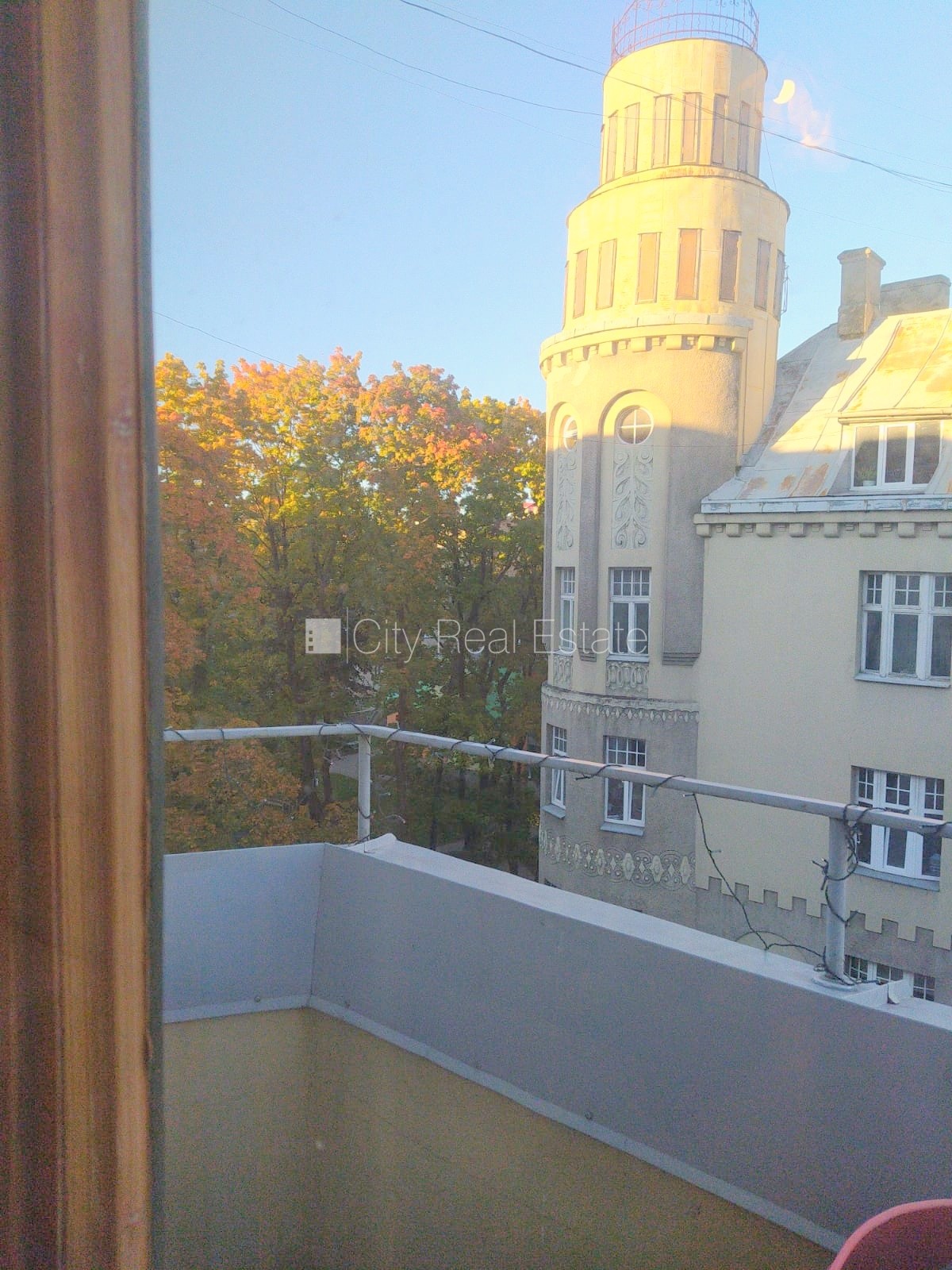 Sludinājumi. Fasādes māja, renovēta māja, slēgta teritorija, ieeja no ielas, ir lifts, kāpņu telpa pēc Cena: 850 EUR/mēn Foto #11